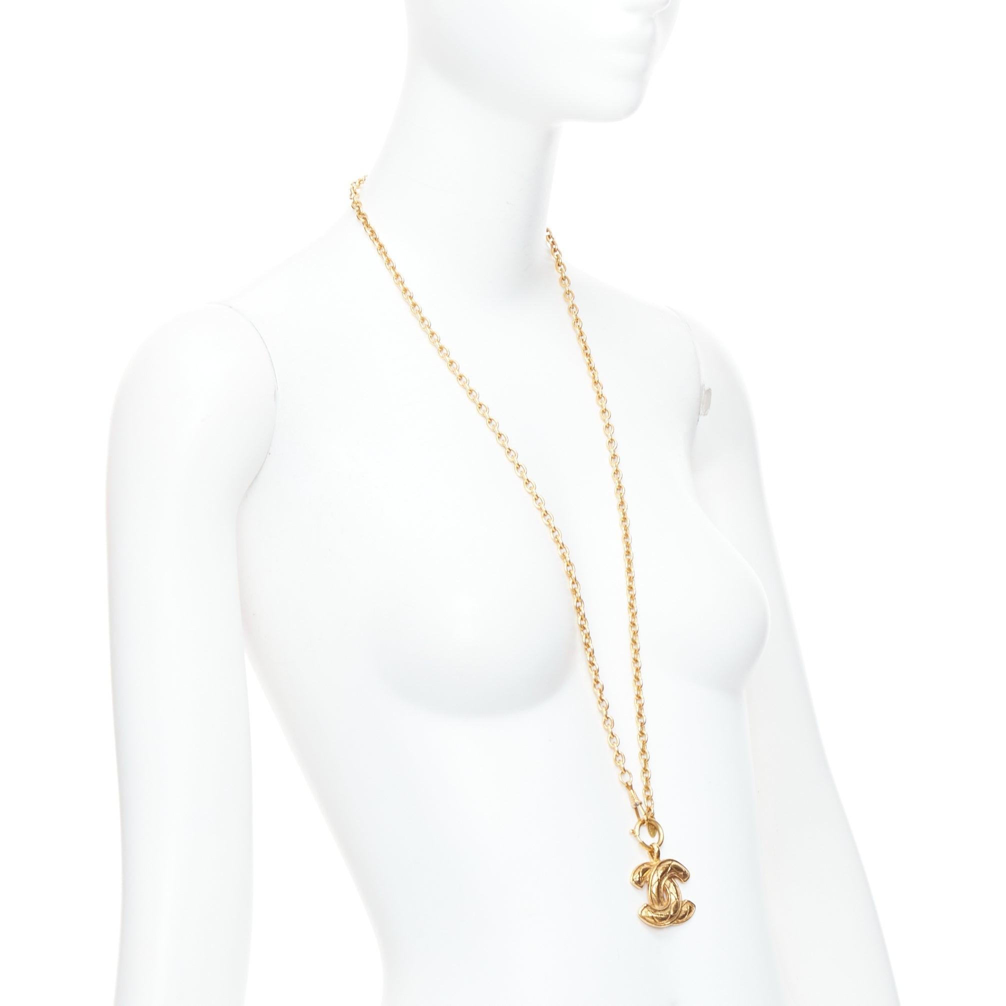 CHANEL Vintage 24k gold plated CC quilted logo metal necklace belt In Good Condition In Hong Kong, NT