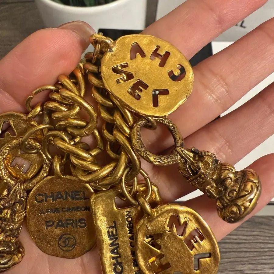 CHANEL Vintage 31 Rue Cambon Charm Gold Plated Charm Bracelet For