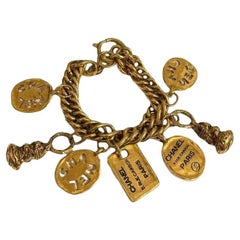 CHANEL Vintage 31 Rue Cambon Charm Gold Plated Charm Bracelet