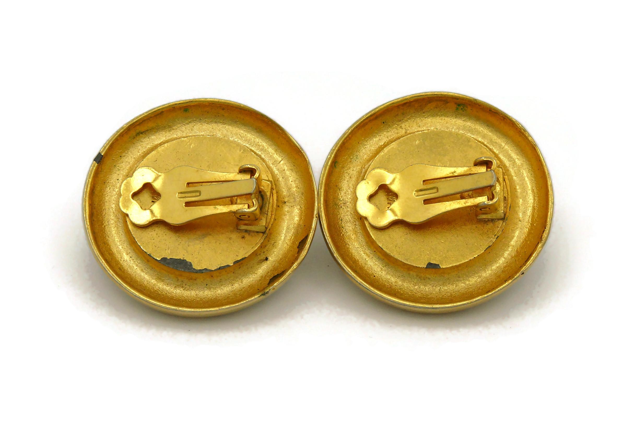 CHANEL Vintage 31 Rue Cambon Clip-On Earrings For Sale 2
