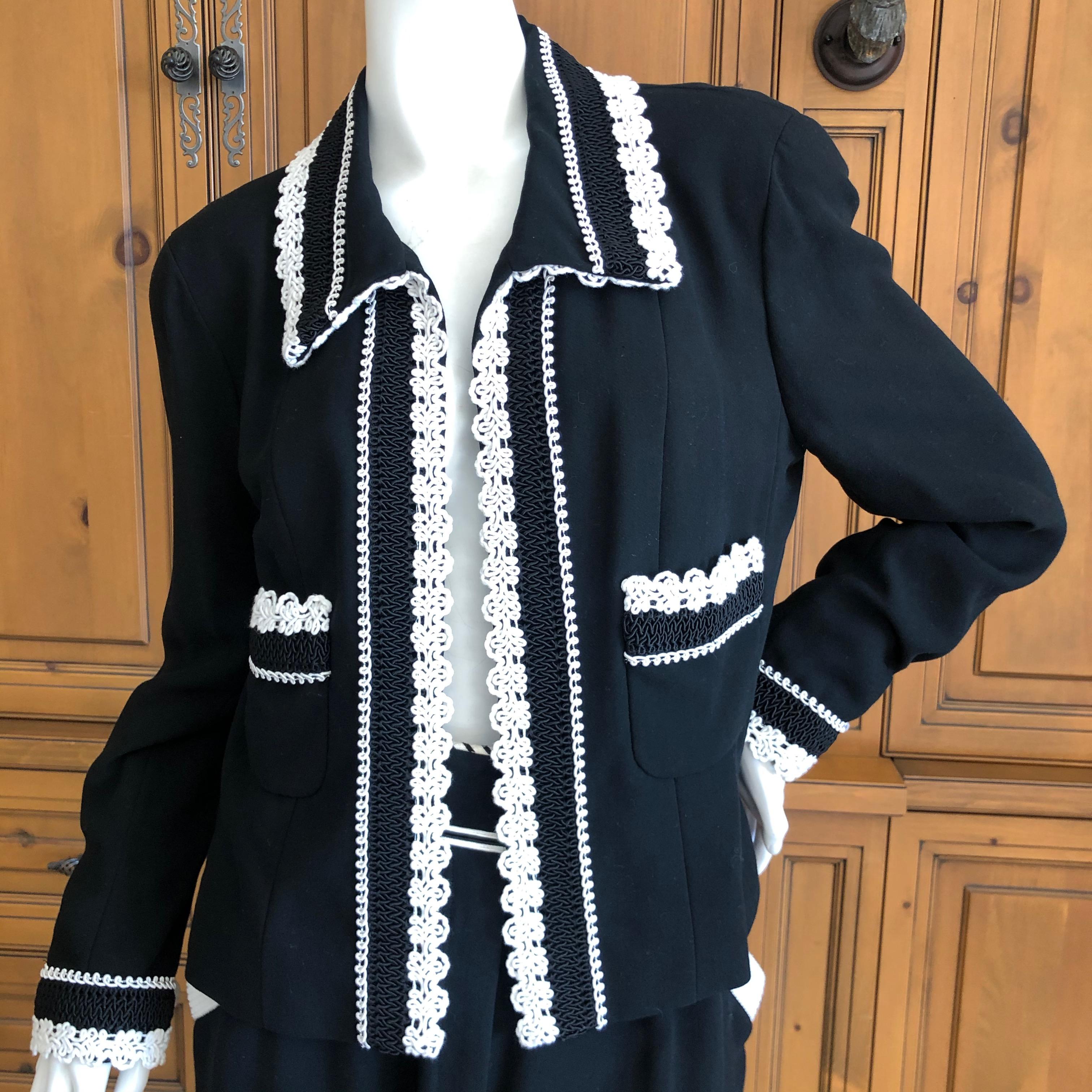 Chanel Vintage 80's Black Boucle Suit with White Trim  For Sale 8