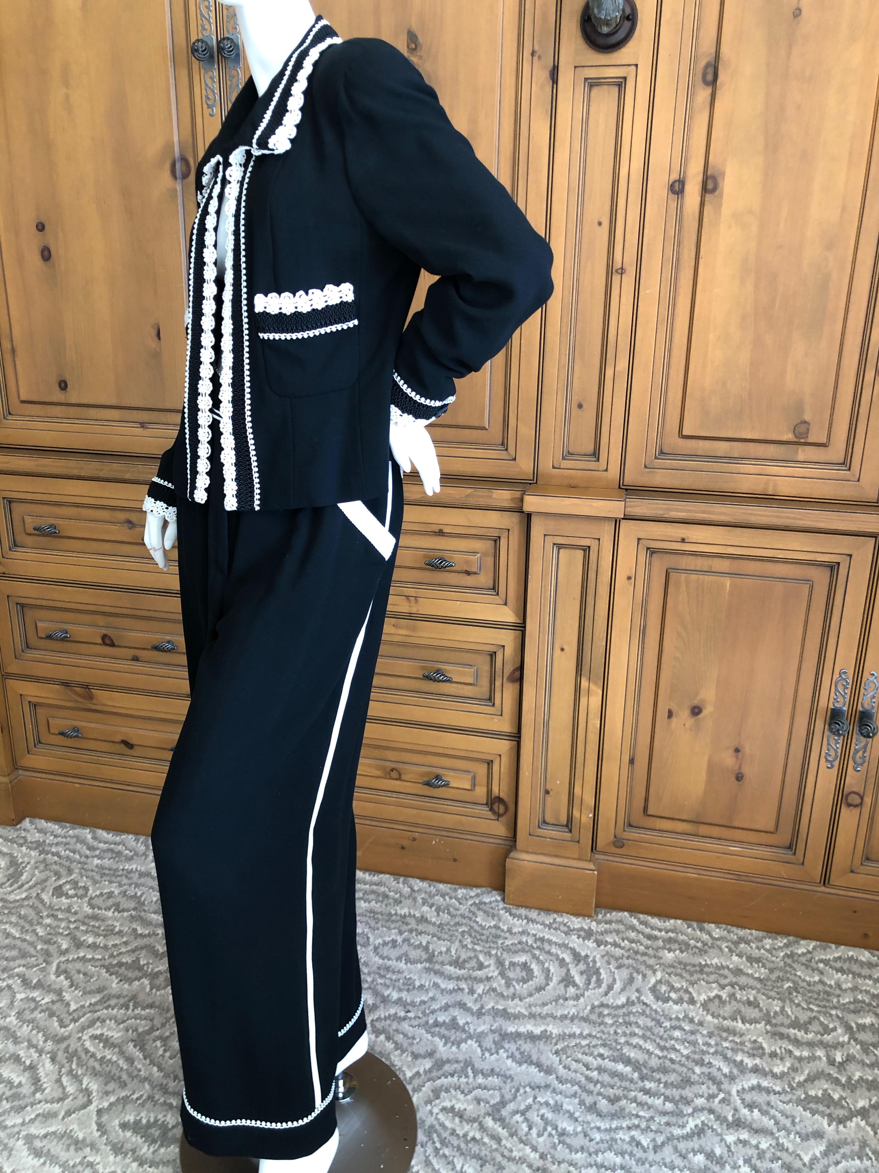 Chanel Vintage 80's Black Boucle Suit with White Trim  For Sale 5