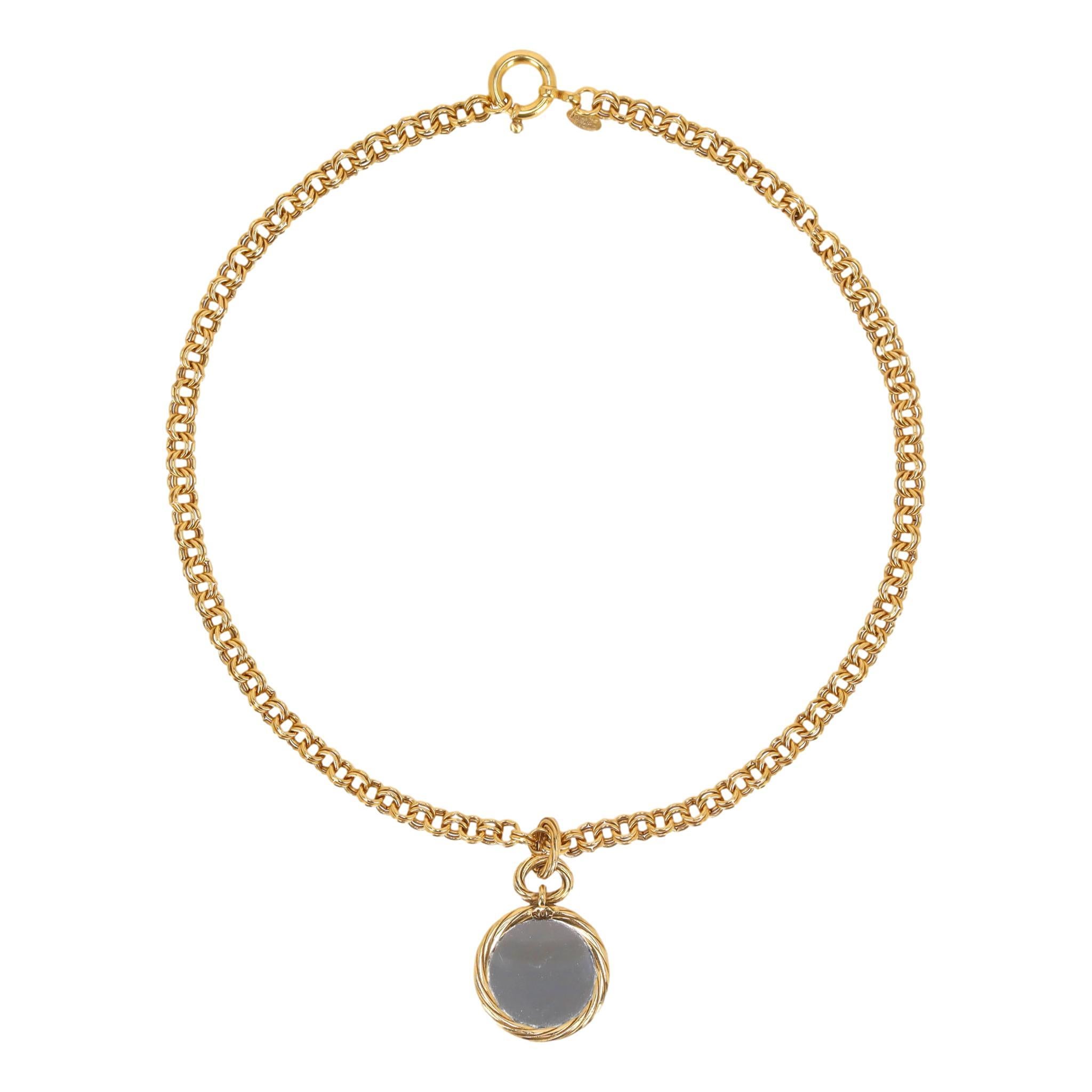 Chanel Vintage 90's 24k Gold Plated 'CC' Logo Medallion & Mirror Double-Side Damen im Angebot