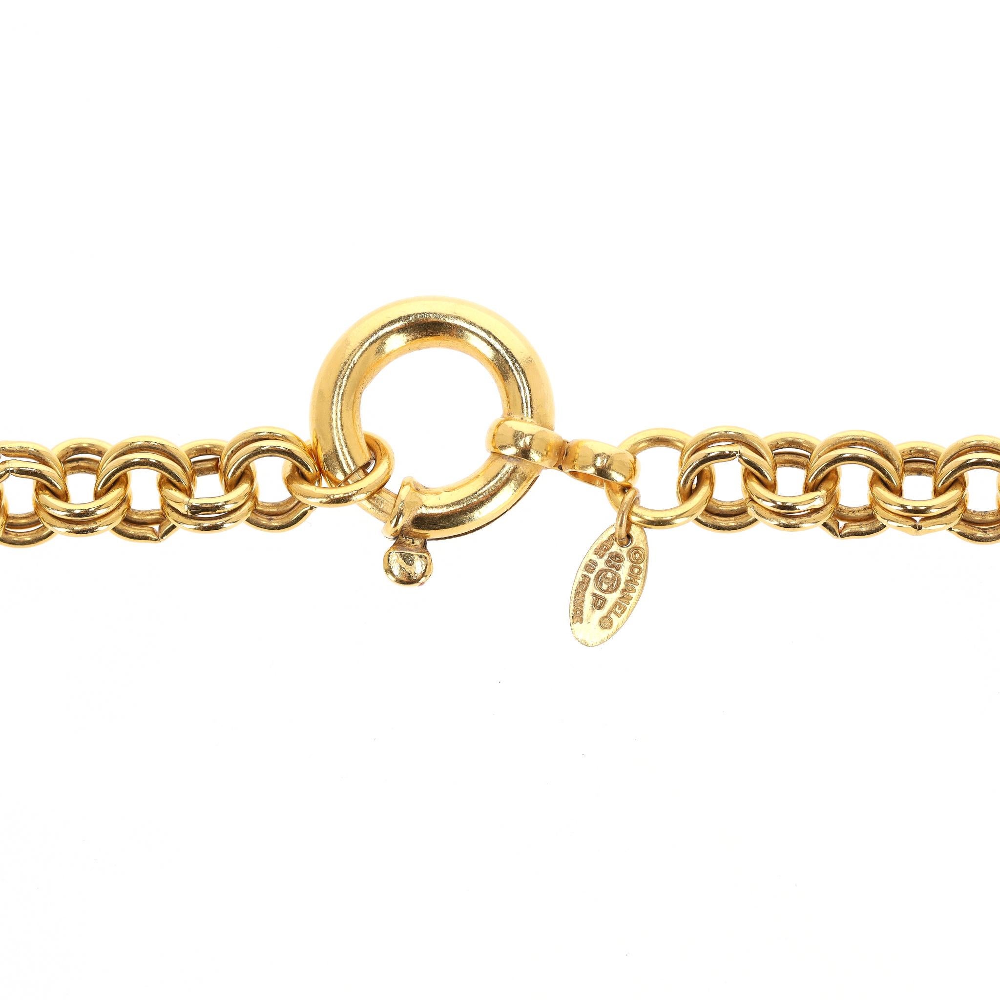 Chanel Vintage 90's 24k Gold Plated 'CC' Logo Medallion & Mirror Double-Side im Angebot 5