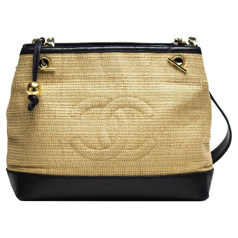 Chanel Vintage 90's Biege Woven Straw and Lambskin Leather Tote For Sale at  1stDibs