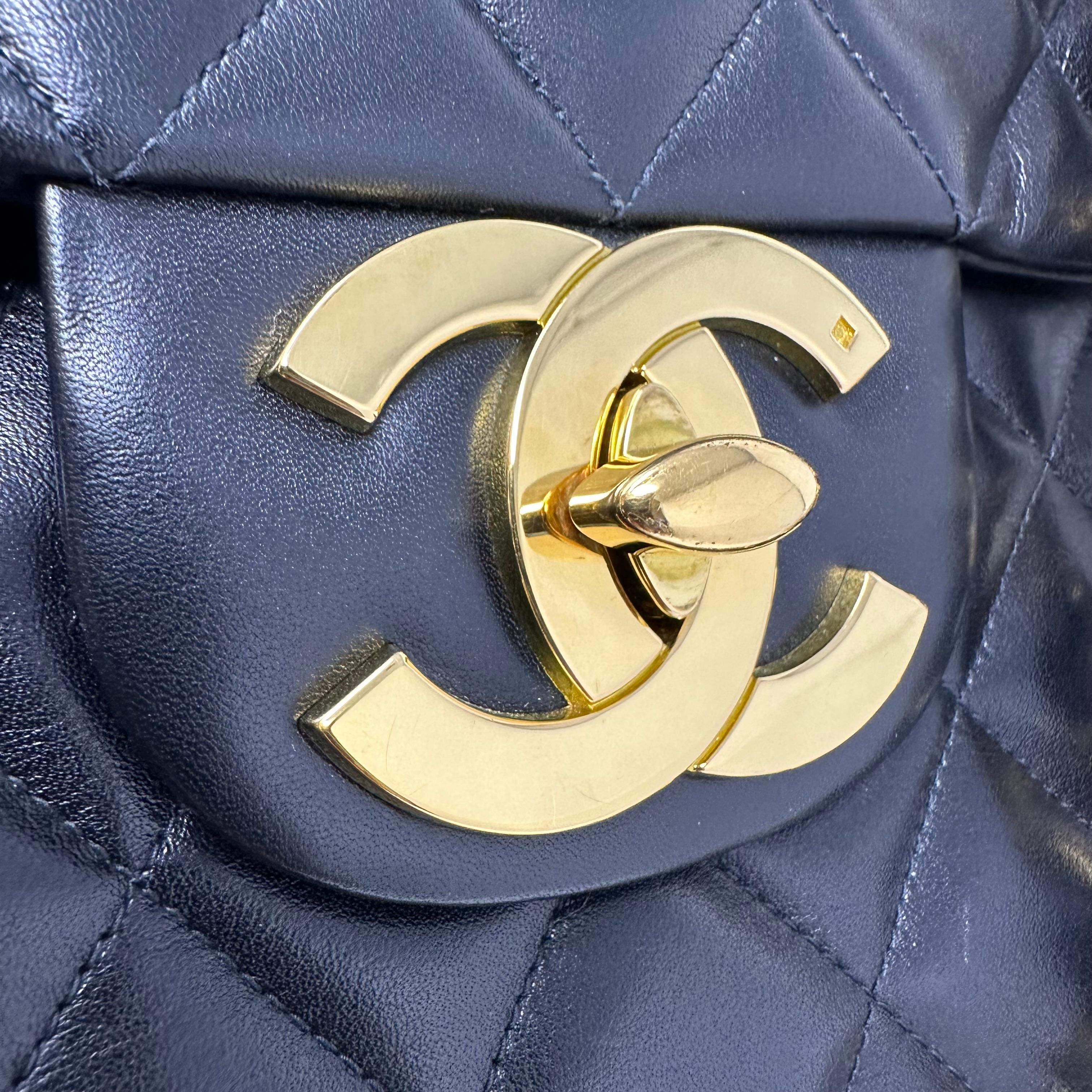 CHANEL Vintage 90s Black Lambskin Leather Maxi Flap Logo CC GHW For Sale 4