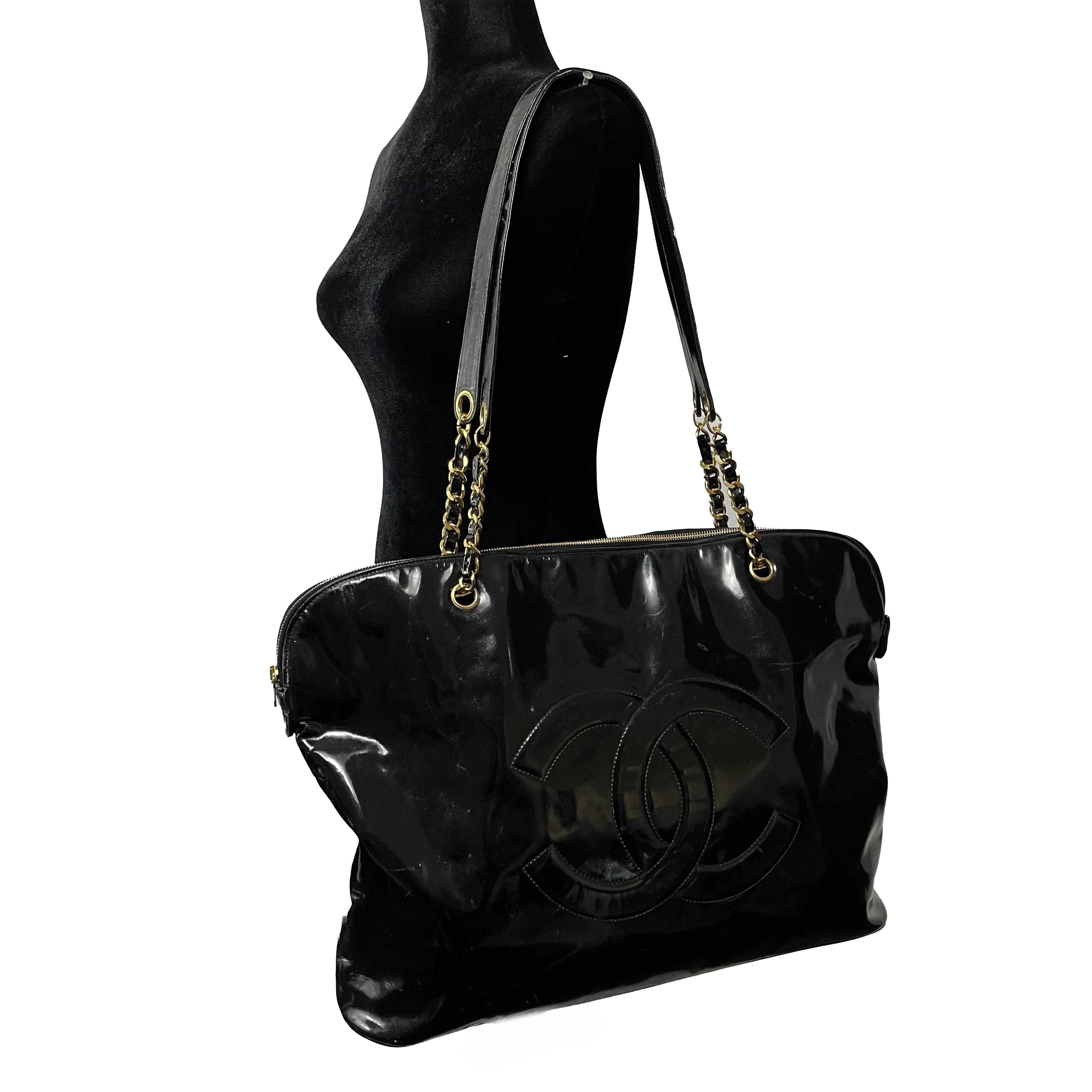 CHANEL Vintage 90s Black Patent CC Extra Large Tote / Shoulder Bag 6