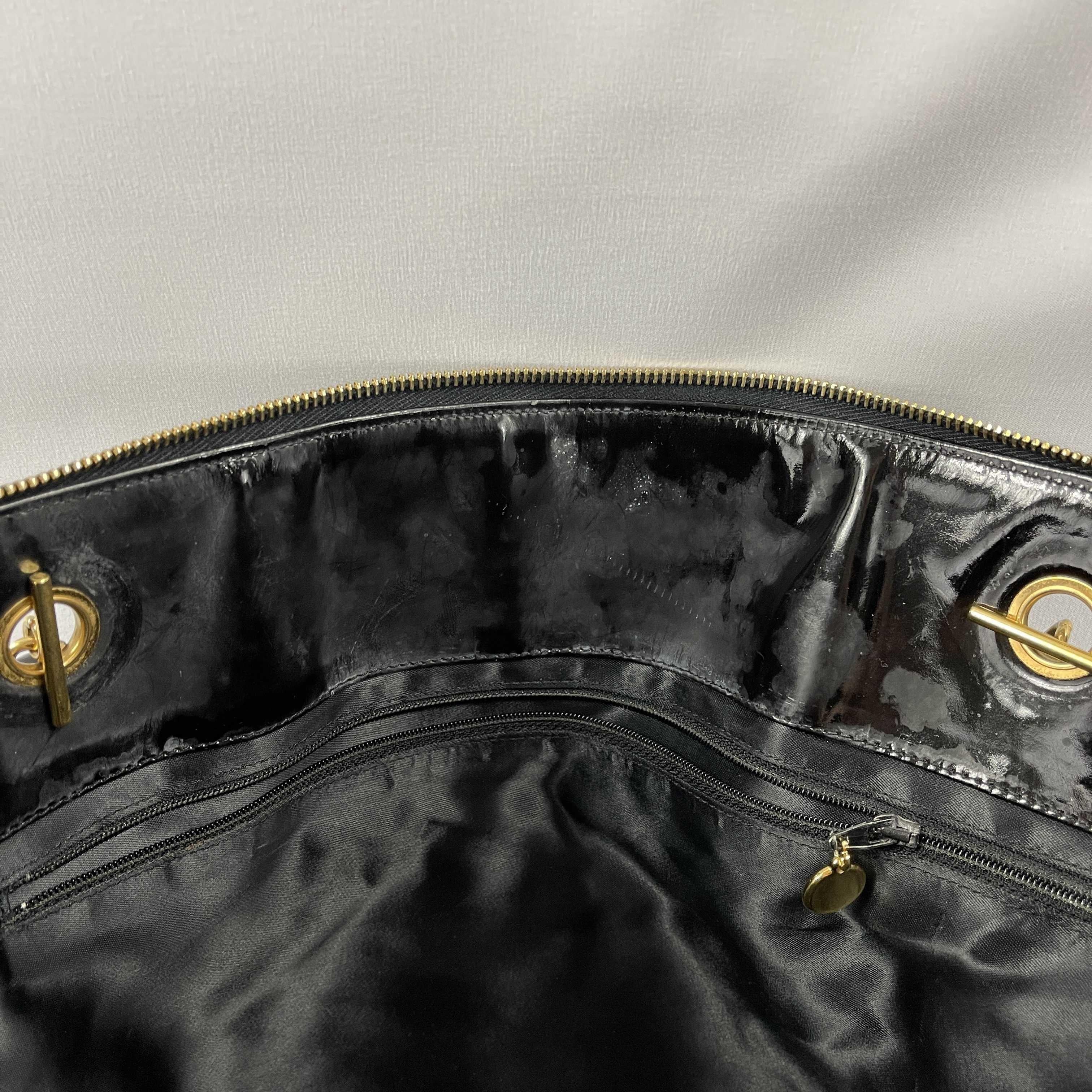 CHANEL Vintage 90s Black Patent CC Extra Large Tote / Shoulder Bag 12