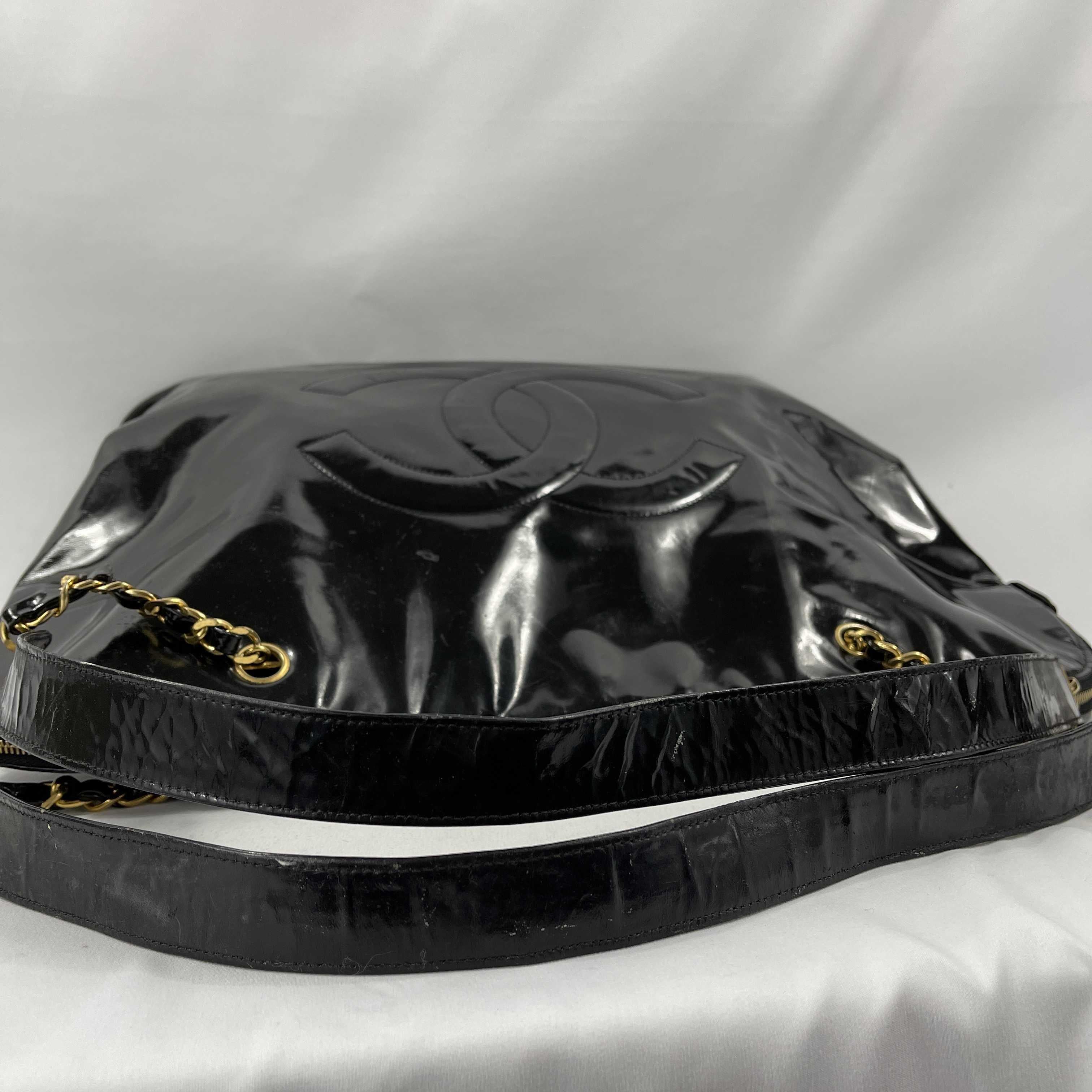 CHANEL Vintage 90s Black Patent CC Extra Large Tote / Shoulder Bag 13