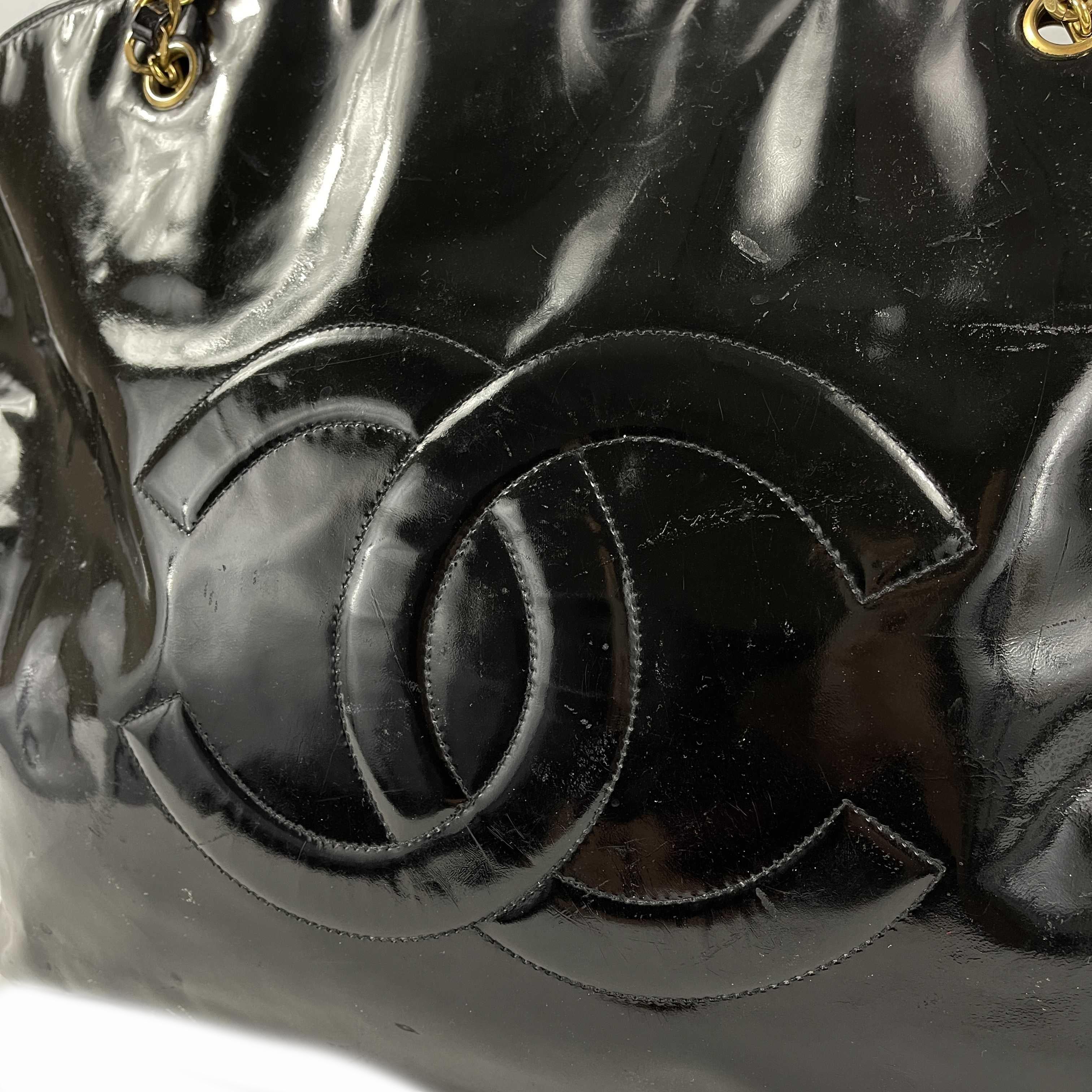 CHANEL Vintage 90s Black Patent CC Extra Large Tote / Shoulder Bag 4