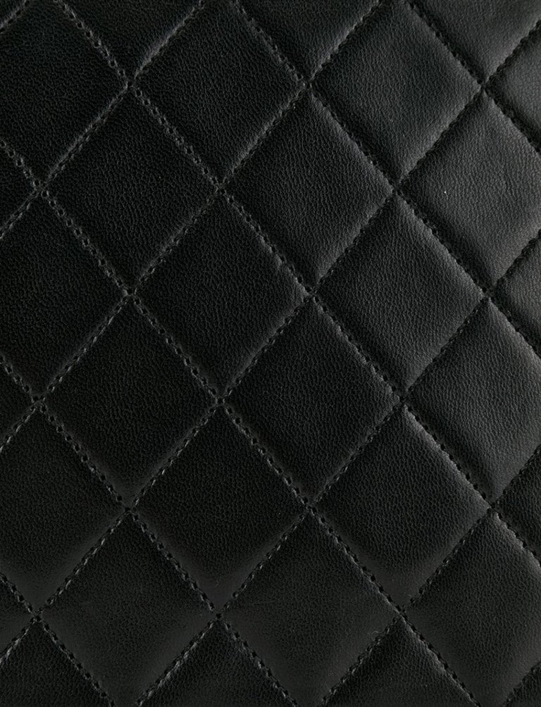 Chanel Vintage 90's Black Top Handle Quilted Shoulder Bag In Good Condition For Sale In Miami, FL