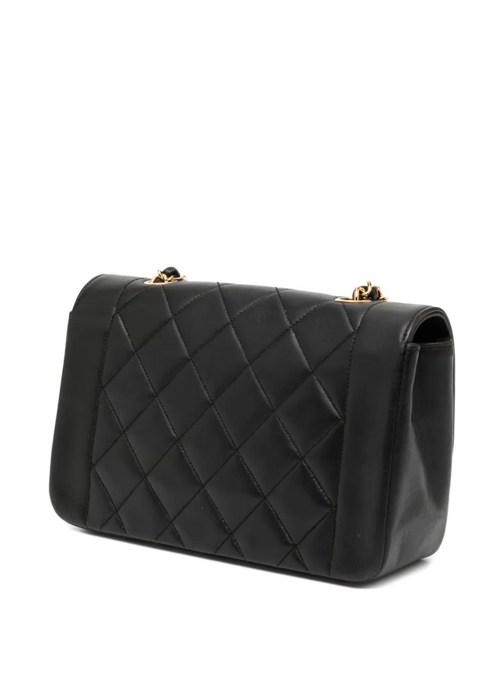 Black Chanel Vintage 90's Diana Medium Lambskin Crossbody Shoulder Bag For Sale