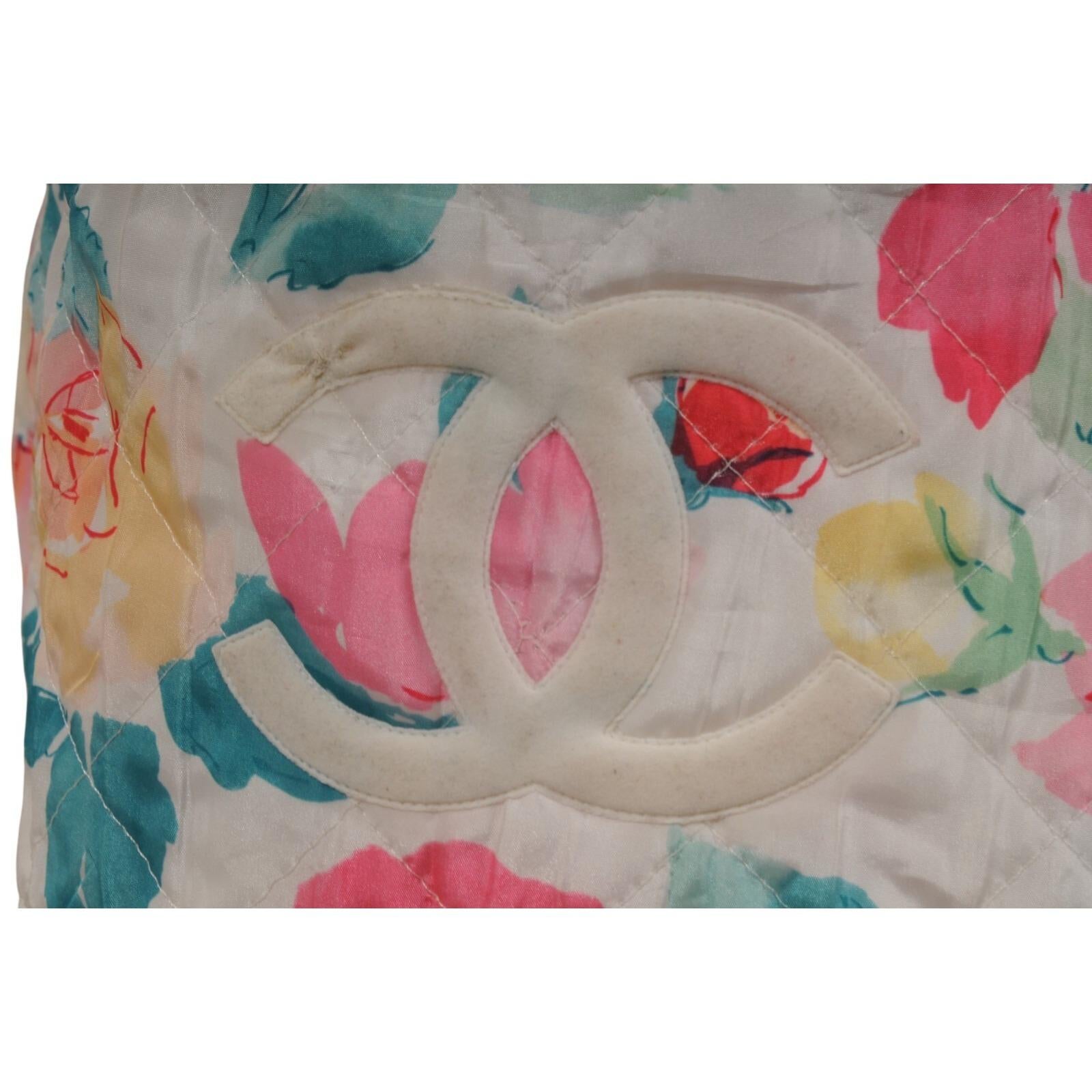 Chanel Vintage 90s Floral Diamond Quilted CC Logo Rock 40 Pink White Cargo Pant im Angebot 1