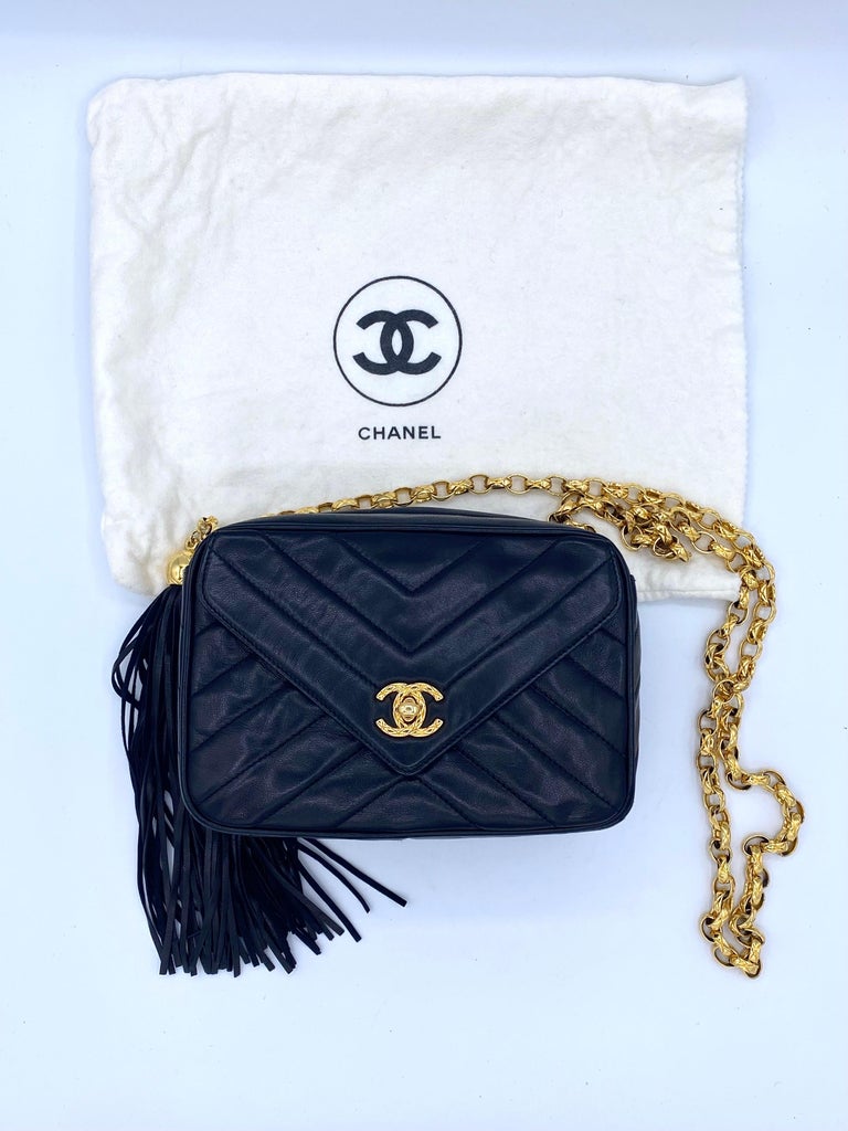 Chanel vintage 90's herringbone camera bag in smooth leather For Sale 1