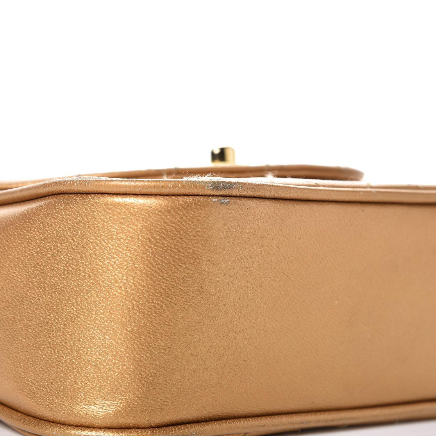 Chanel 1994 Vintage Gold Bronze Metallic Lambskin Mini Quilted Classic Flap Bag en vente 3