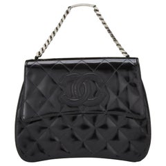 Borsa Chanel Vintage 1997 con targhetta in pelle verniciata nera con manico superiore