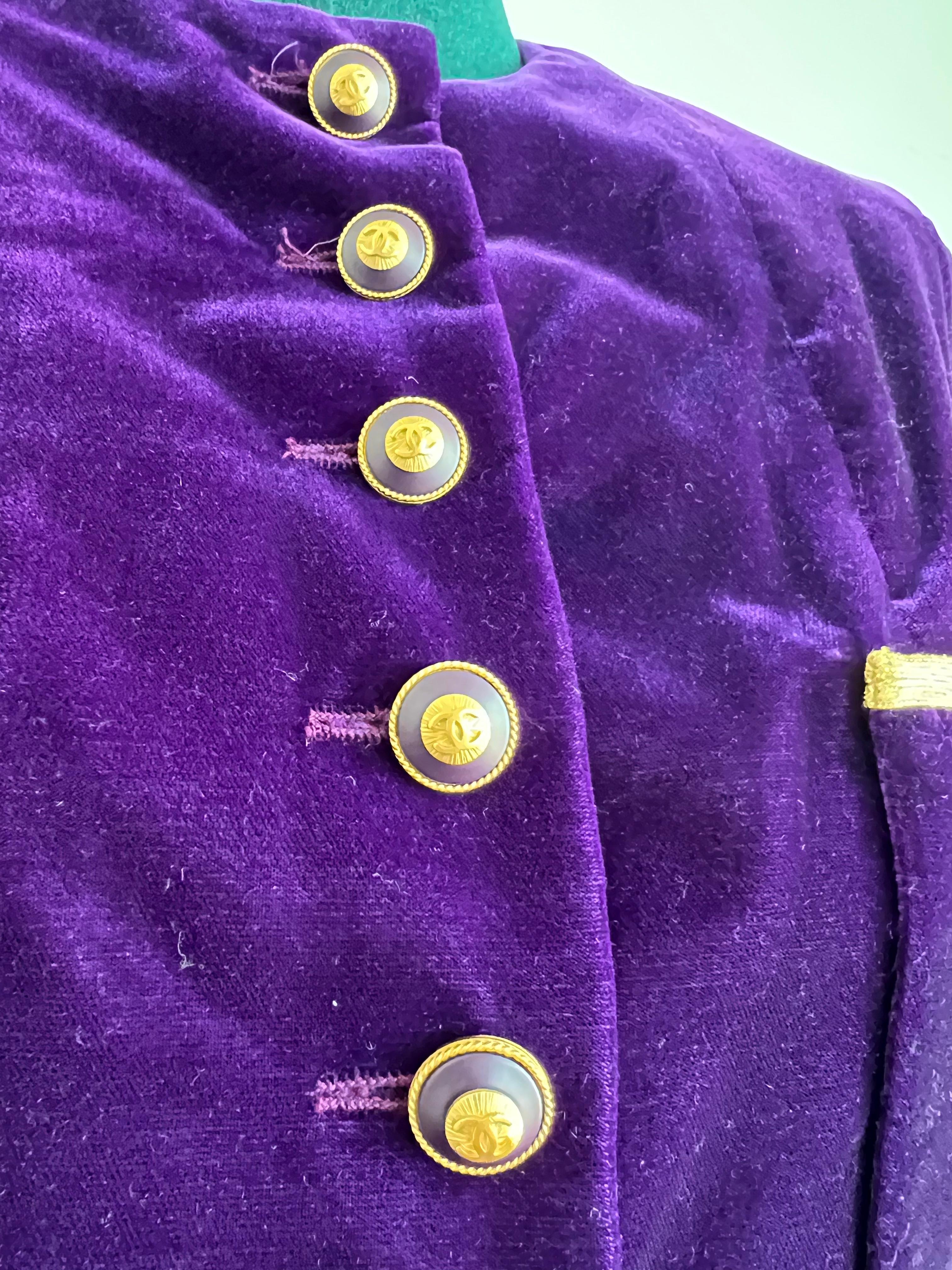 Chanel Vintage 90's Purple Velvet Jacket with Gold Trim In Excellent Condition For Sale In Toronto, CA