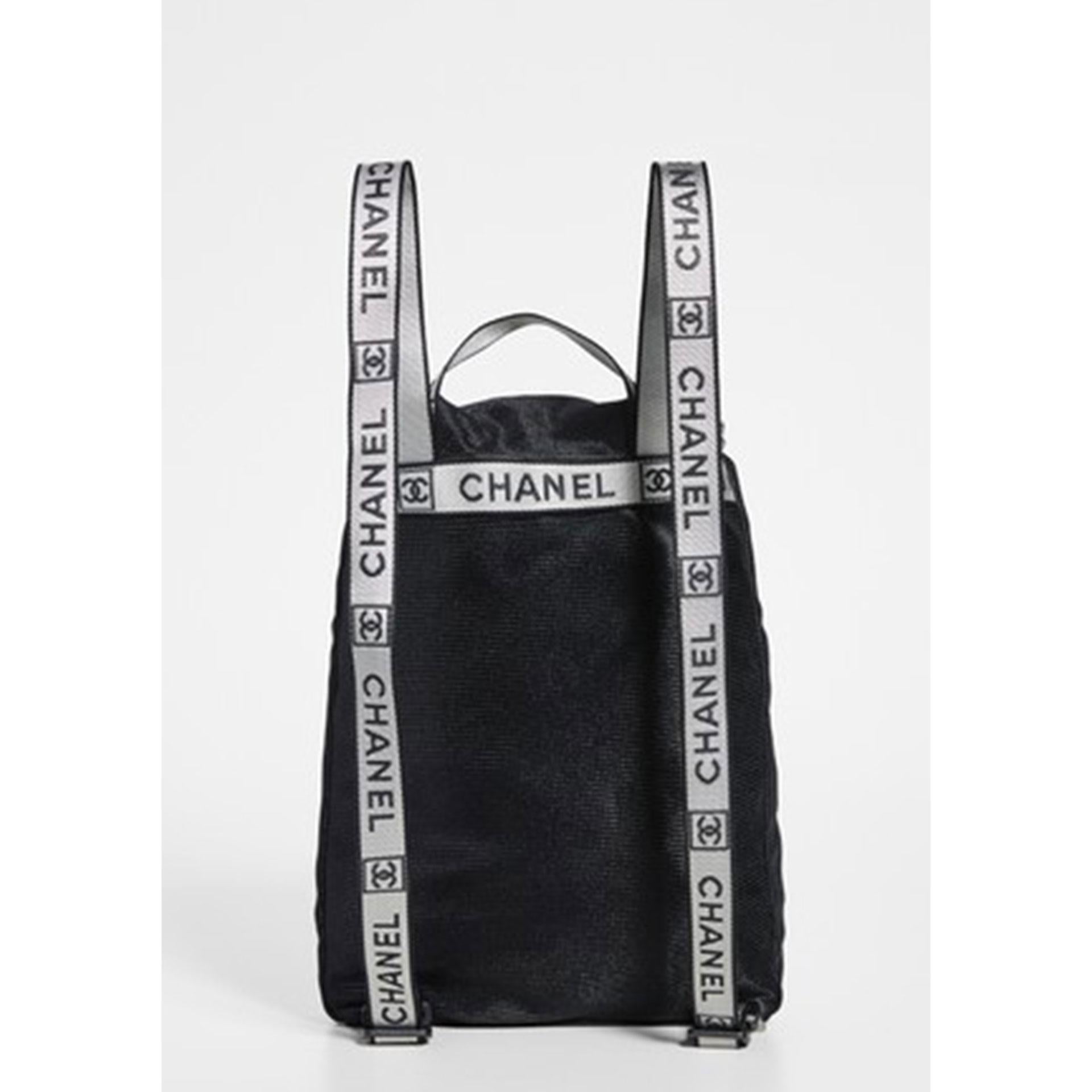 Chanel - Sac à dos de sport vintage en nylon noir et microfibre avec mini maille en maille, rare Unisexe en vente