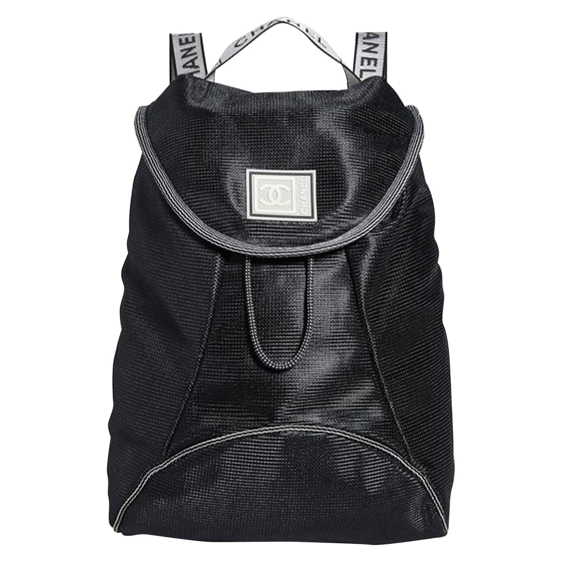 Chanel - Sac à dos de sport vintage en nylon noir et microfibre avec mini maille en maille, rare en vente