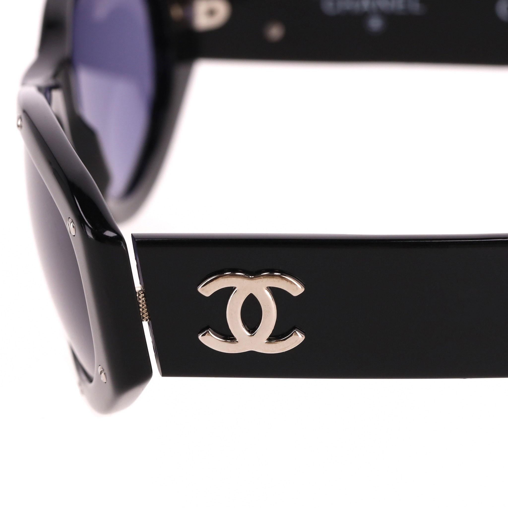 Chanel Vintage 90's - Lunettes de soleil Cat-Eye à clous Pour femmes en vente