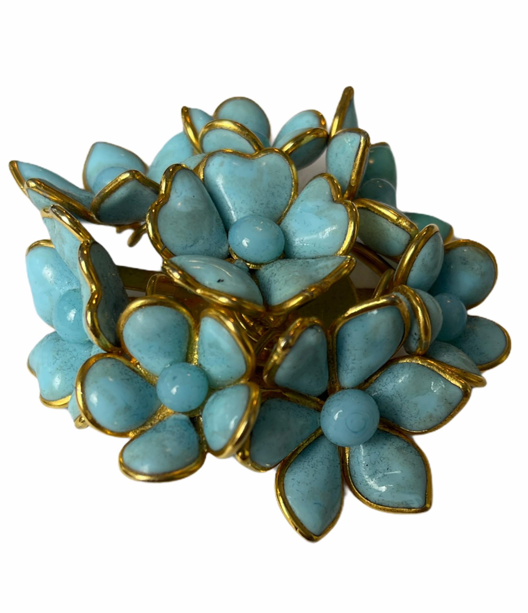 Chanel Vintage '90s Turquoise Gripoix Glass Floral Brooch For Sale 1