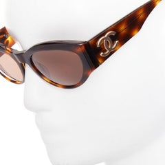 CHANEL Vintage 91235 brown tortoise resin gold CC logo cat eye sunglasses