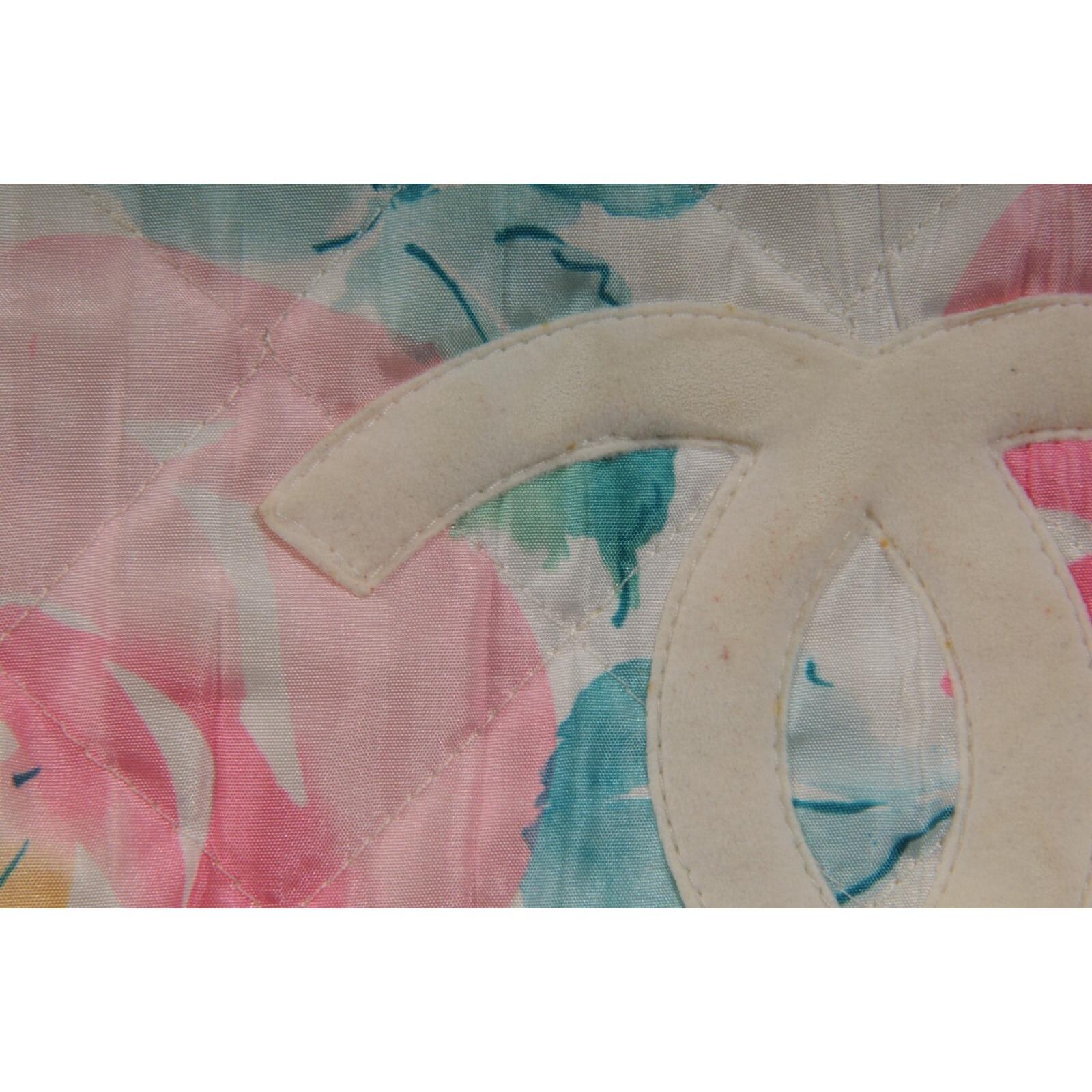 Chanel Vintage 95c Floral Diamond Quilted CC Logo Weste Größe 38 Pink Weiß Jacke im Angebot 6