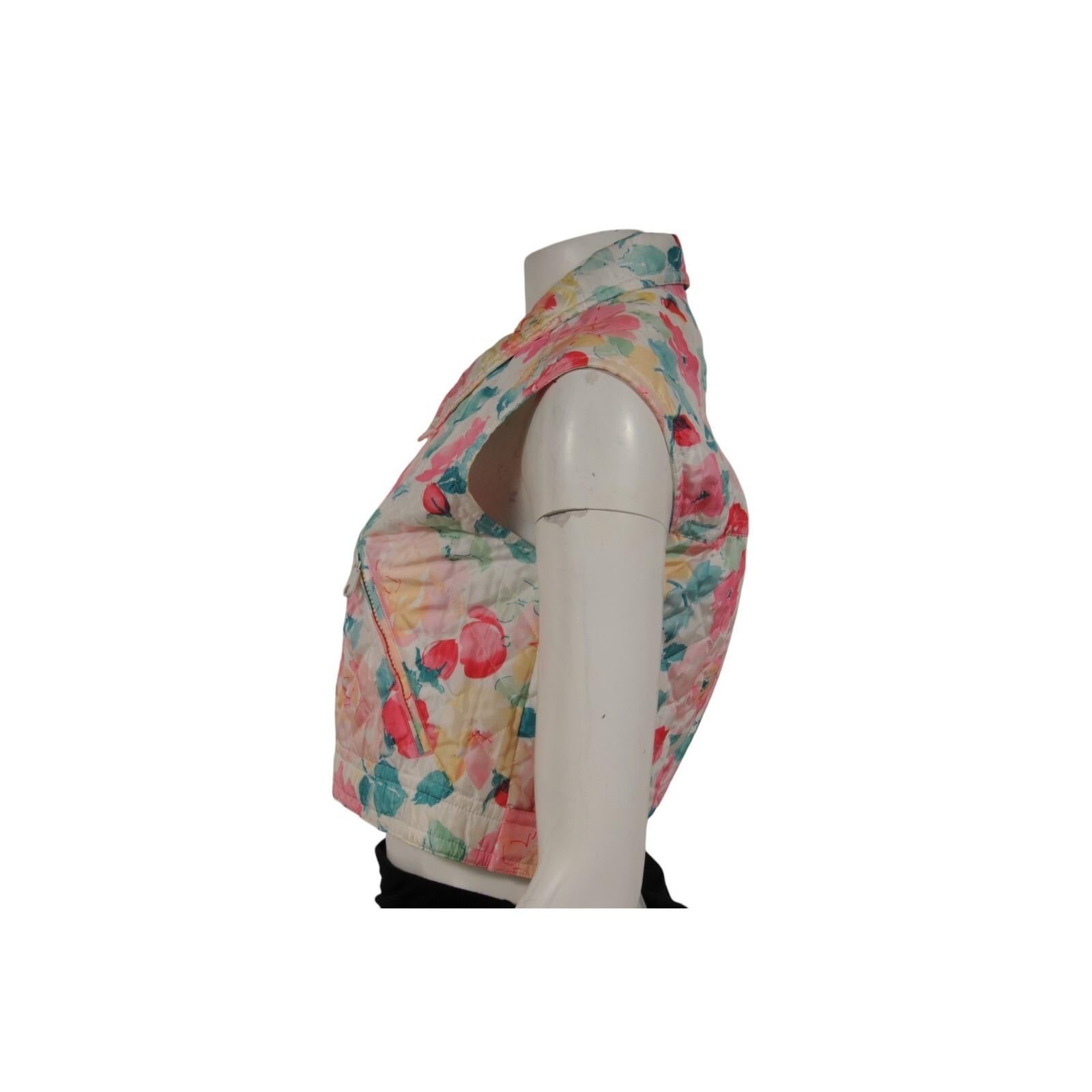 Chanel Vintage 95c Floral Diamond Quilted CC Logo Weste Größe 38 Pink Weiß Jacke im Zustand „Gut“ im Angebot in North Miami, FL