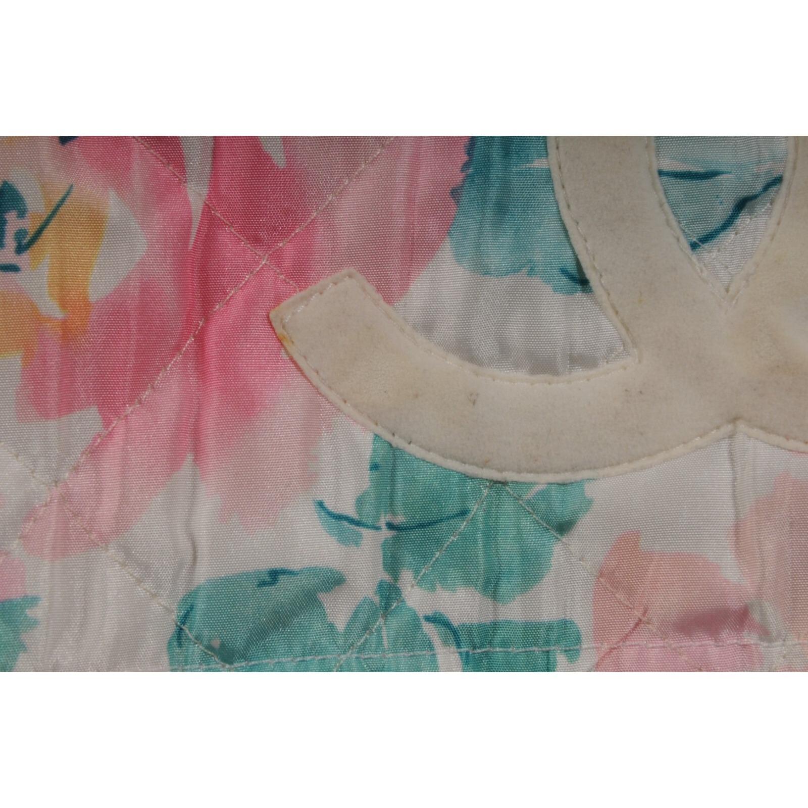 Chanel Vintage 95c Floral Diamond Quilted CC Logo Weste Größe 38 Pink Weiß Jacke im Angebot 3