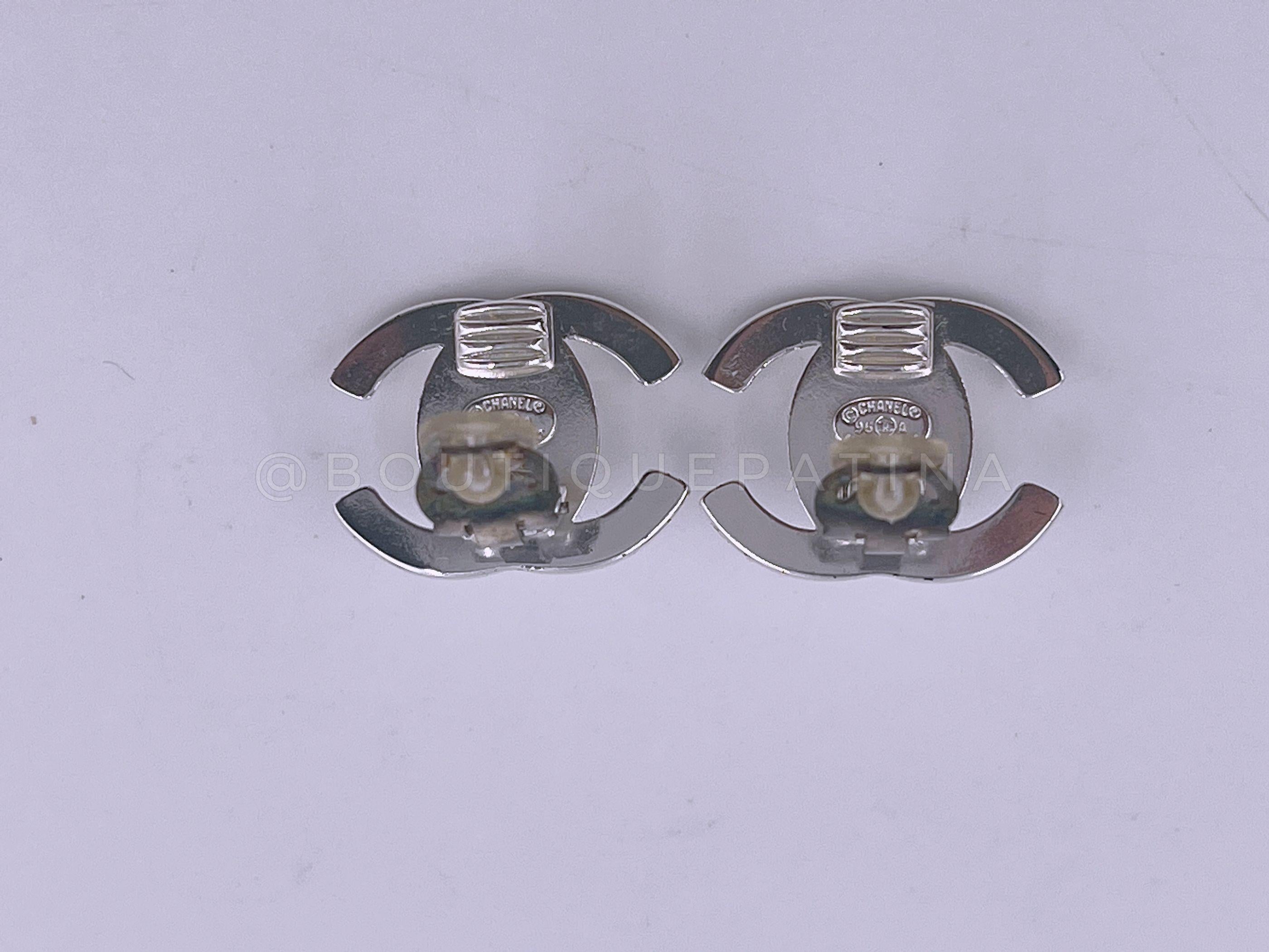 Chanel Vintage 96A Silver Classic Turnlock Stud Earrings 65598 For Sale