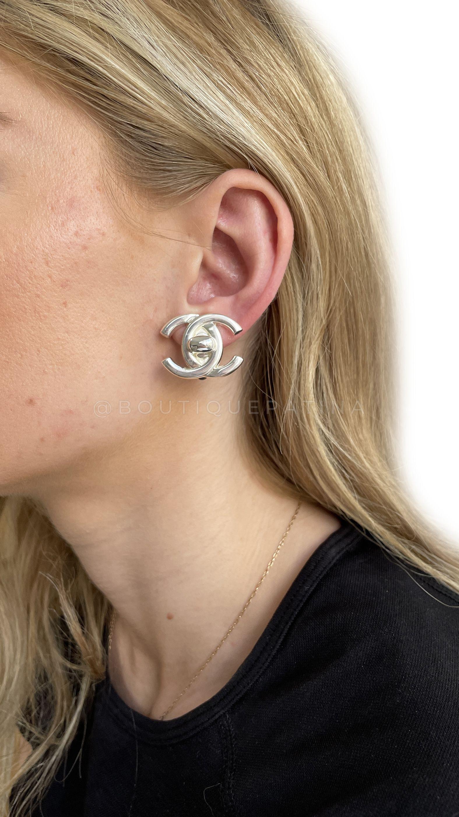 Chanel Vintage 96A Silver Classic Turnlock Stud Earrings 65598 For Sale