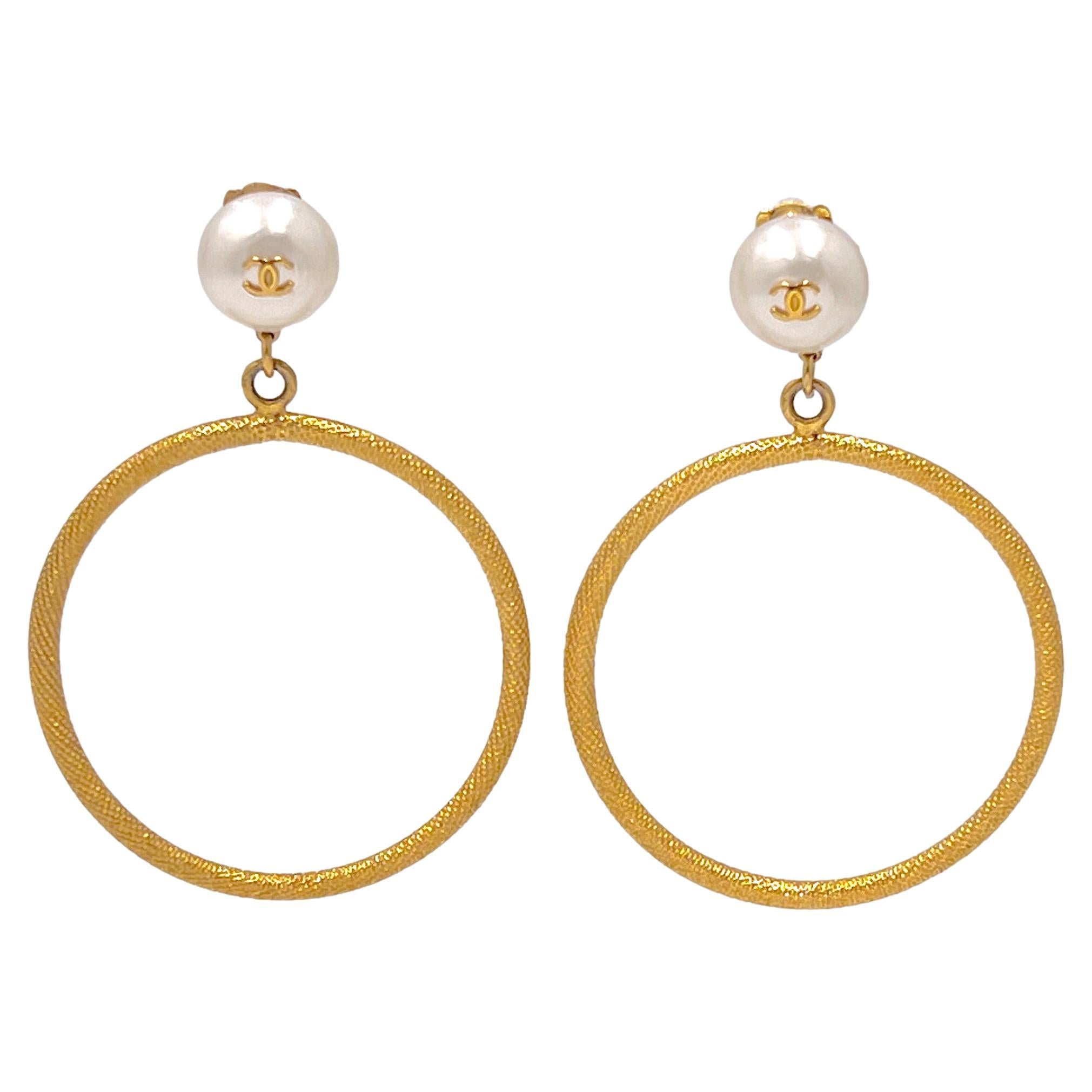 CHANEL 26S PEARL & CRYSTAL EMBELLISHED HOOP EARRINGS IN GOLD METAL 631085