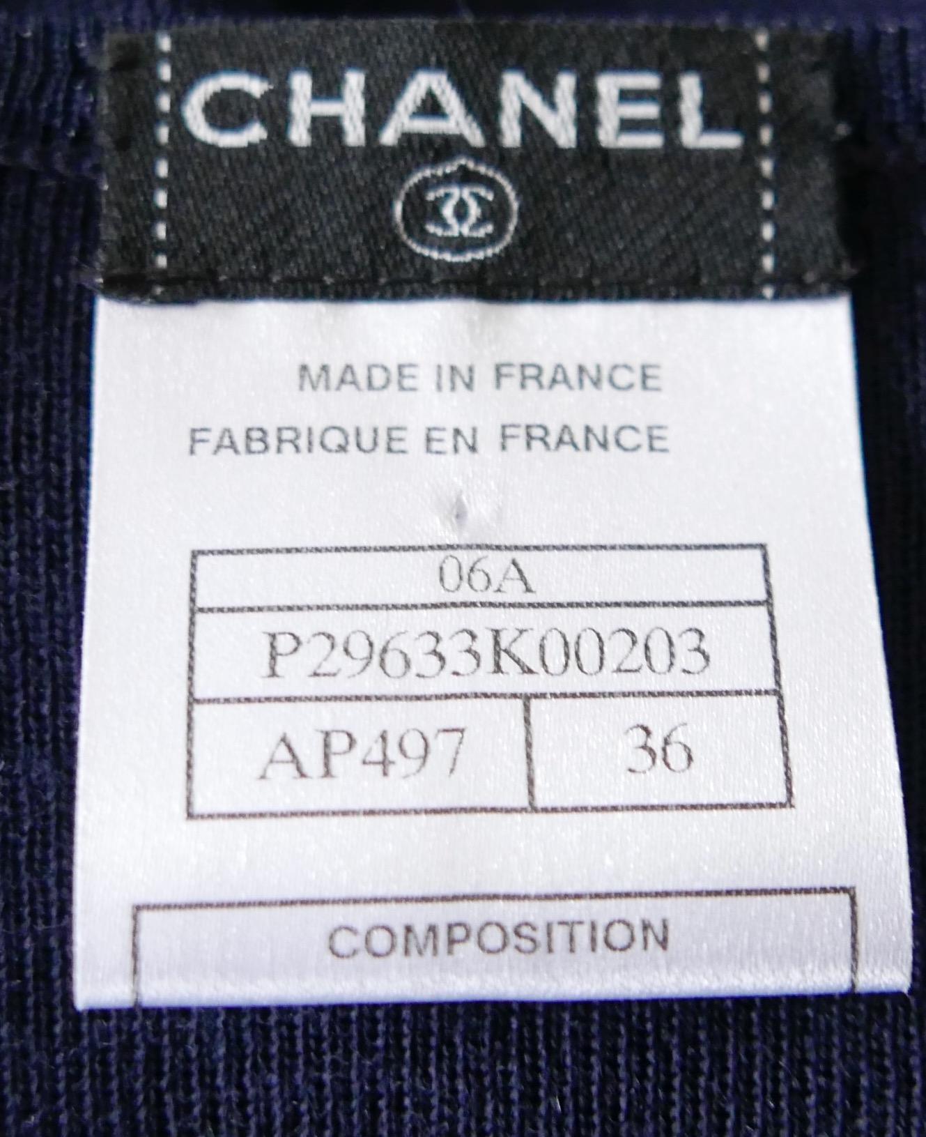 Chanel Vintage AW06 Navy Zip Front Knit Top For Sale 3