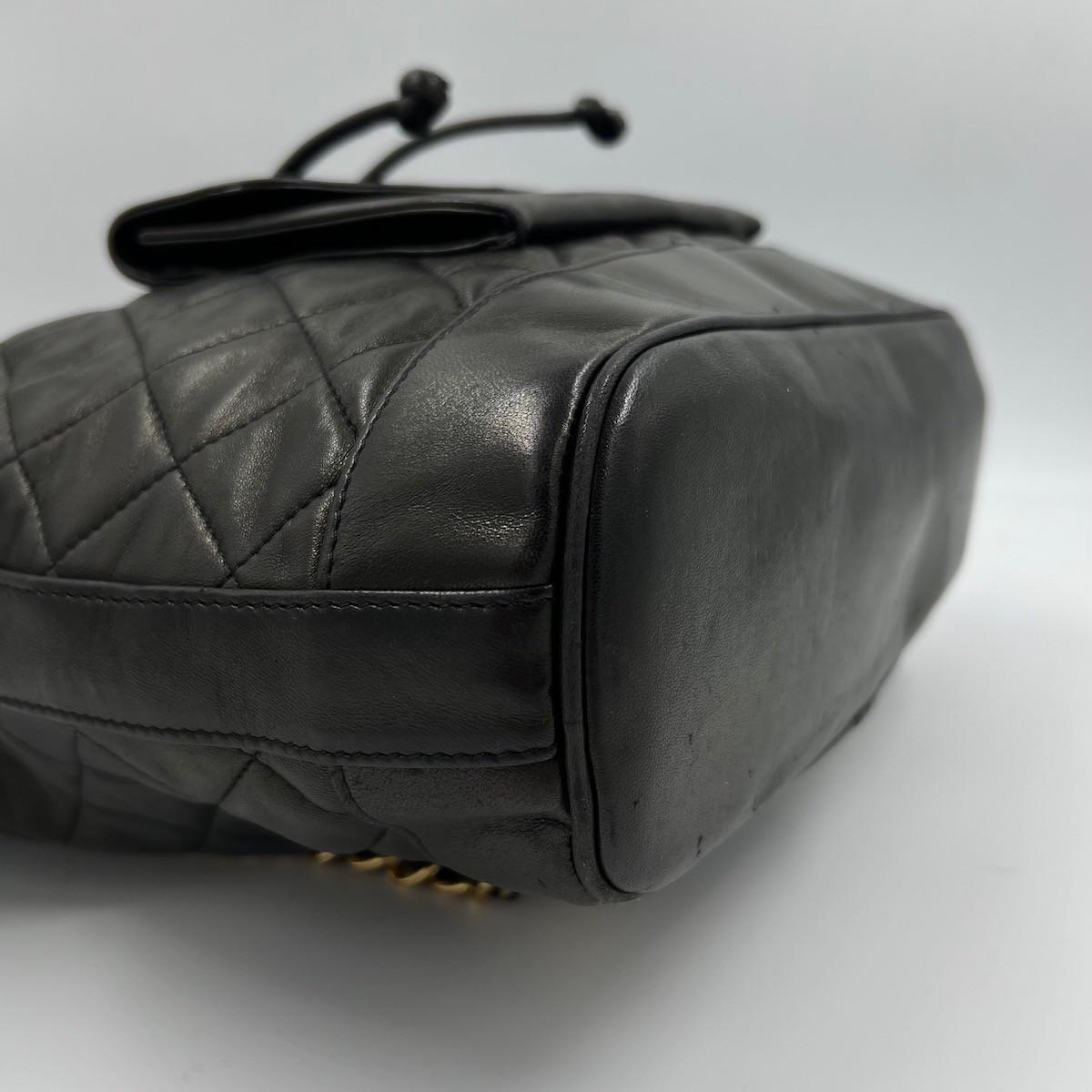 Women's or Men's CHANEL Vintage Backpack in Black Smooth Calfskin Leather For Sale