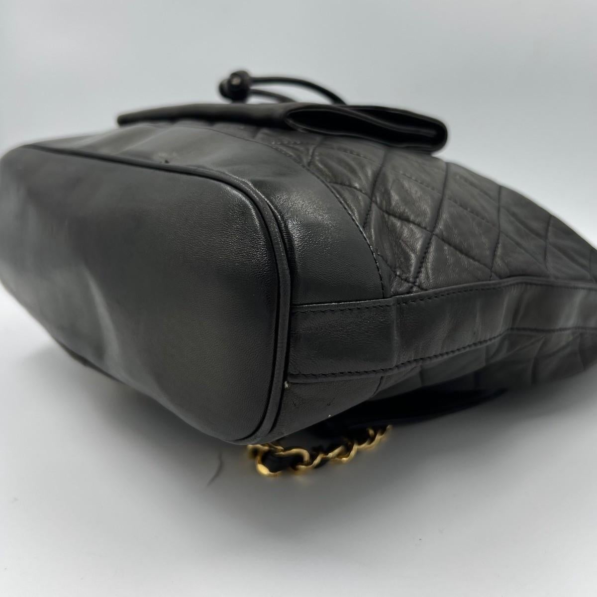 CHANEL Vintage Backpack in Black Smooth Calfskin Leather For Sale 1