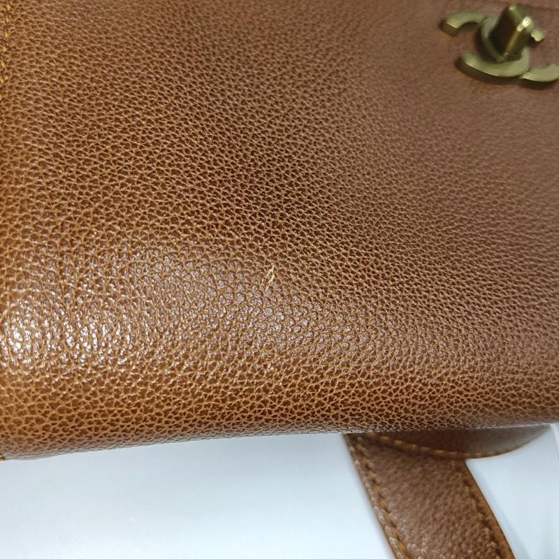 Chanel Vintage Backpack Tan Brown Caviar Leather Gold Hardware 1997-99 en vente 4