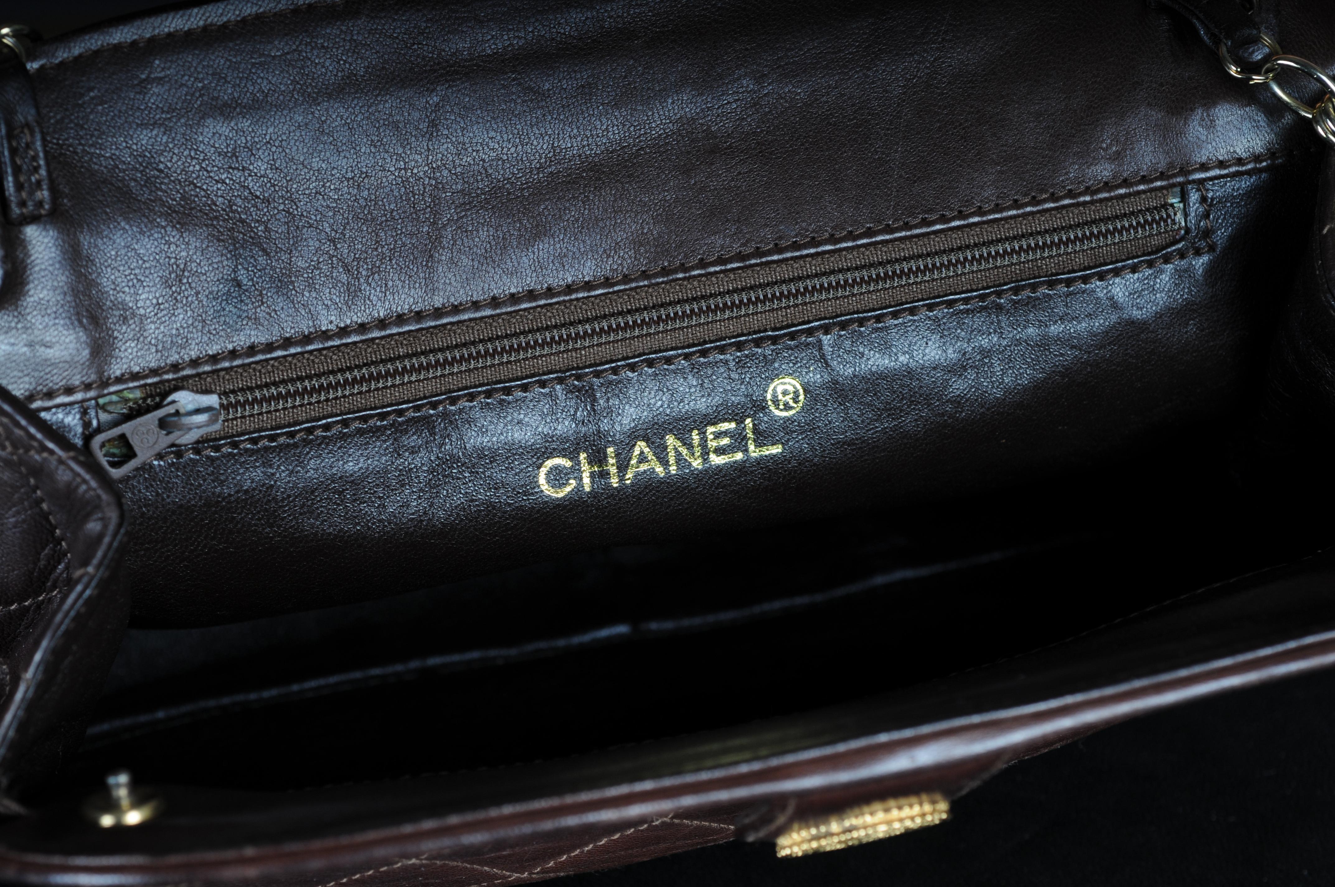 Chanel Vintage Tasche Sac Medaillion Kette Gold  im Angebot 6