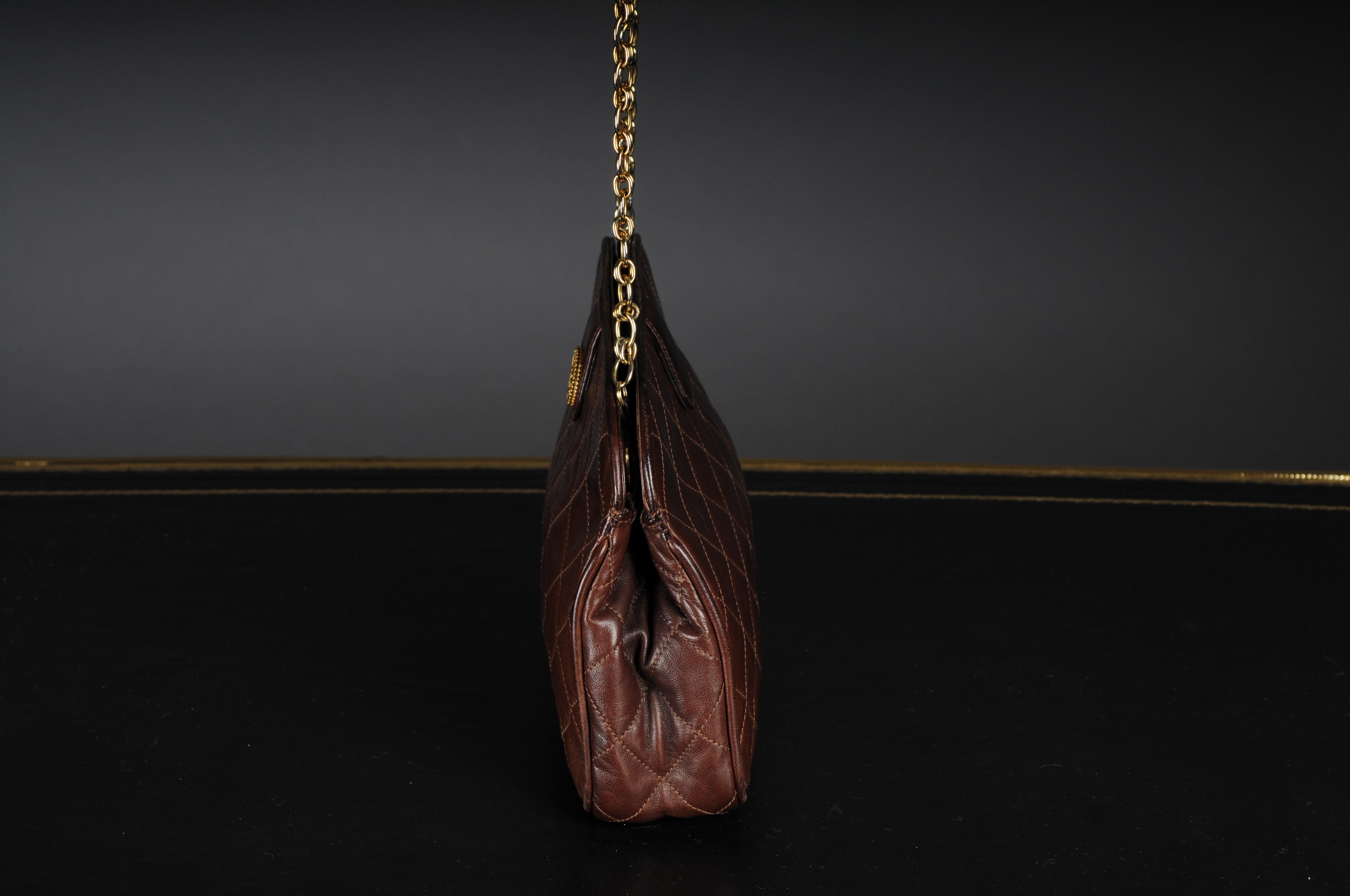Chanel Vintage Bag Sac Medaillion Chain Gold  For Sale 2