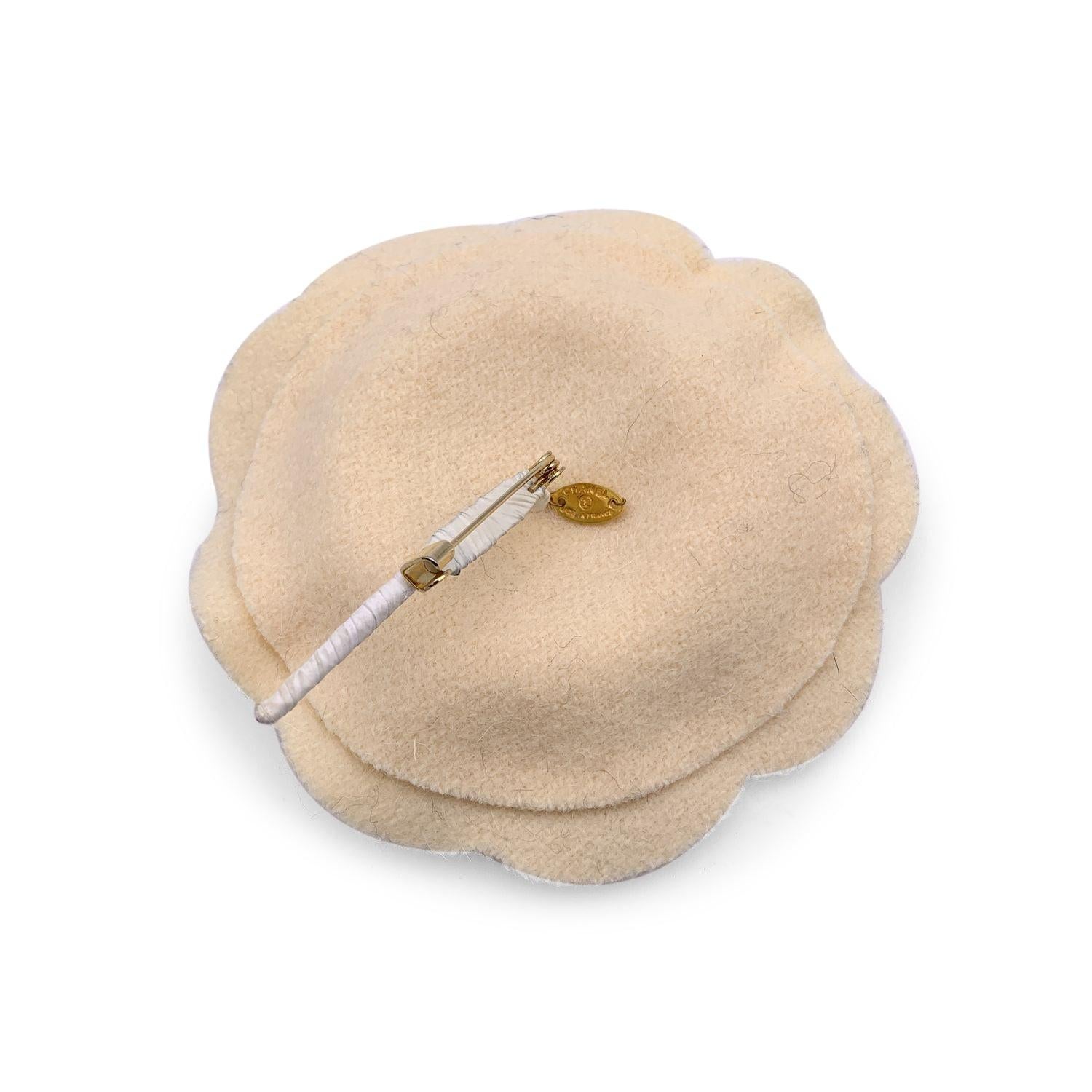 Chanel Vintage Beige Felt Flower Camelia Camellia Brooch Pin In Excellent Condition In Rome, Rome