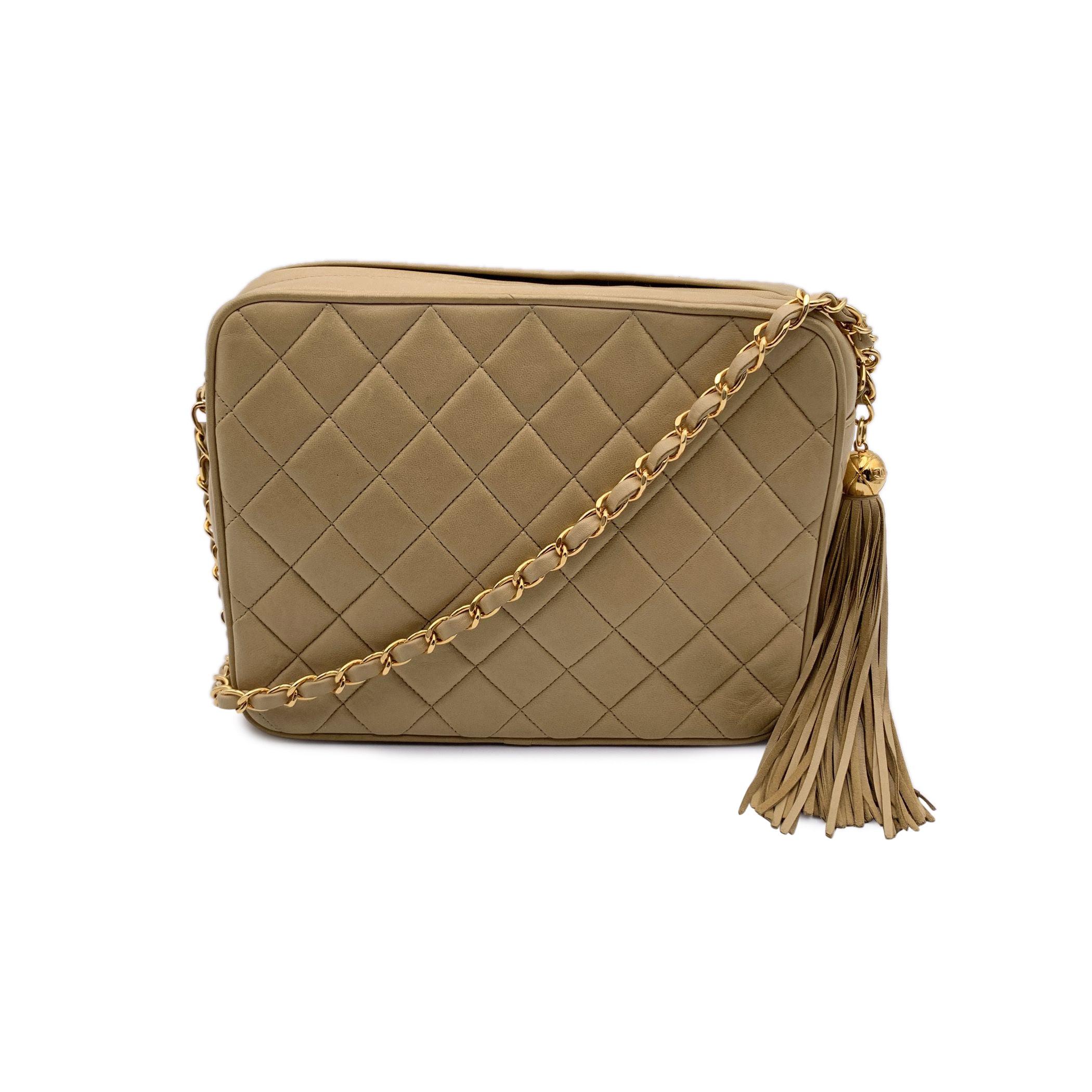 Chanel Vintage Beige Lambskin Quilted Front Pocket Camera Bag In Good Condition In Rome, Rome