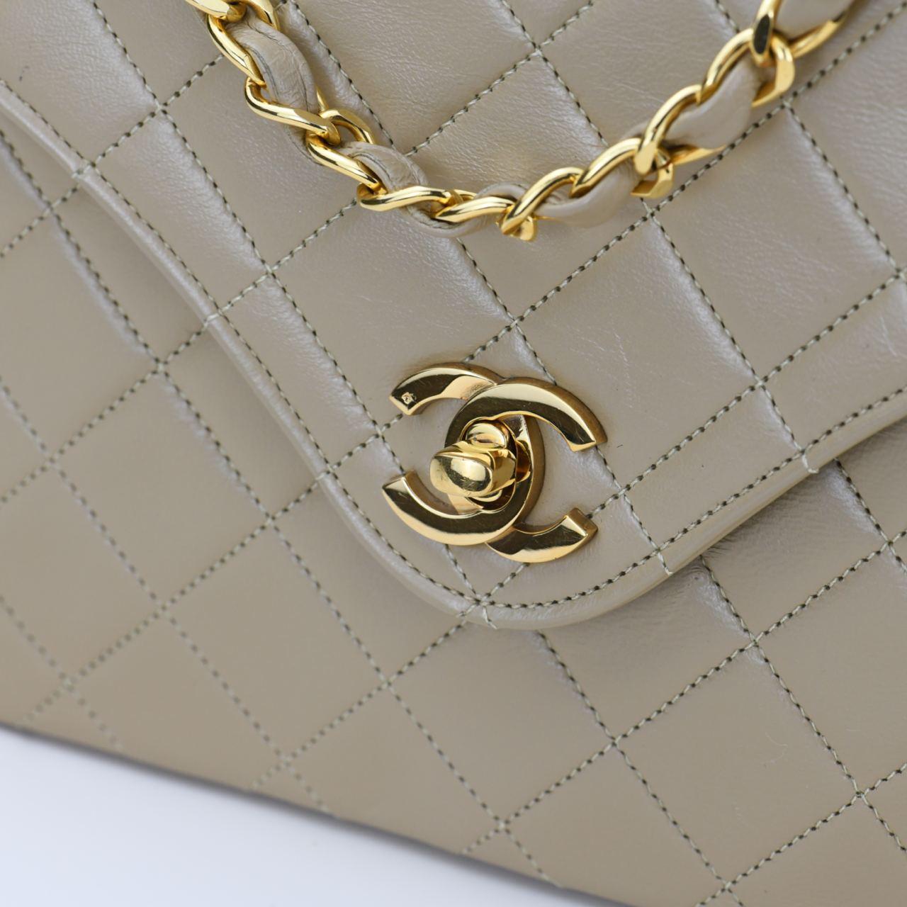 Chanel Vintage Beige Lambskin Single Flap Bag For Sale 8