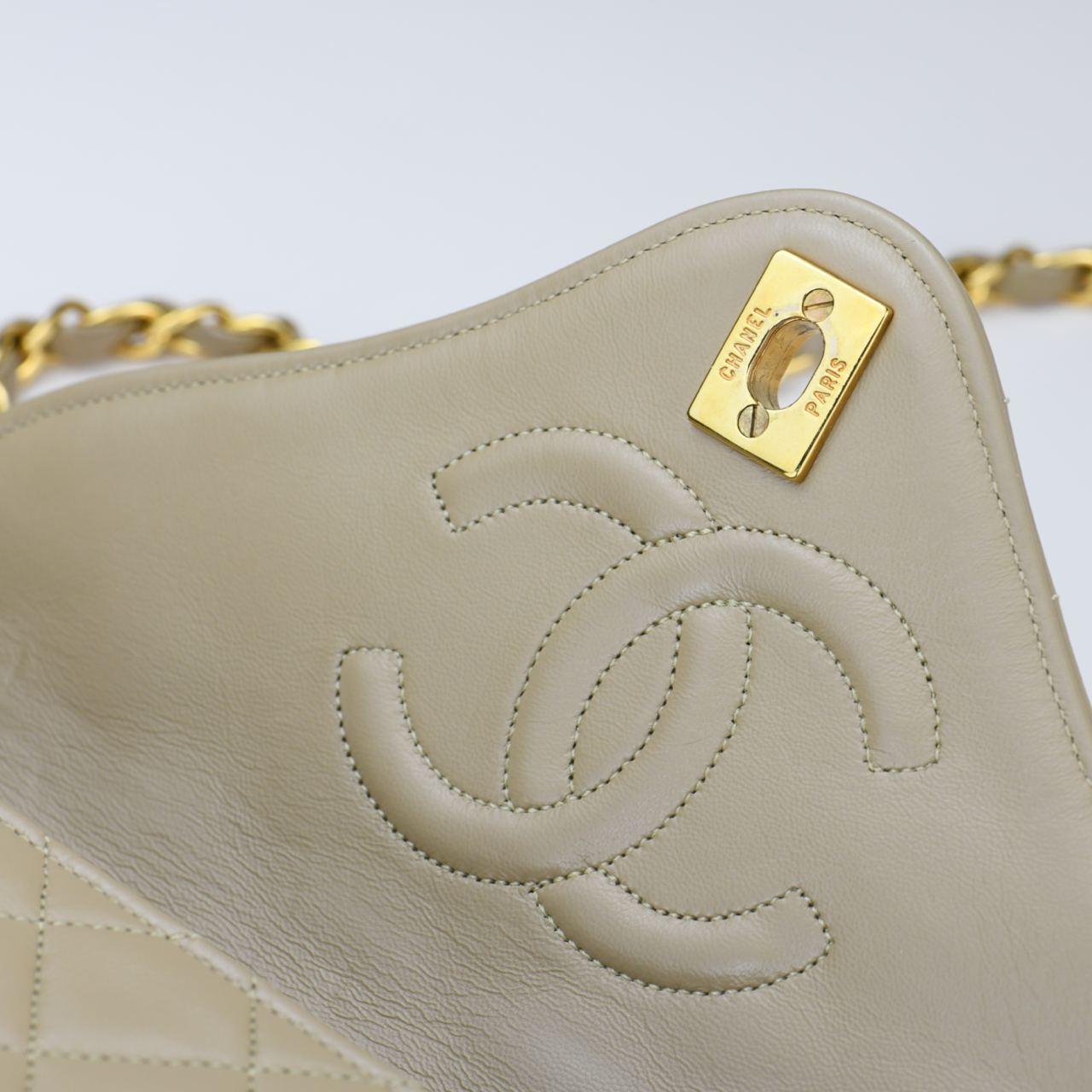 Chanel Vintage Beige Lambskin Single Flap Bag For Sale 13
