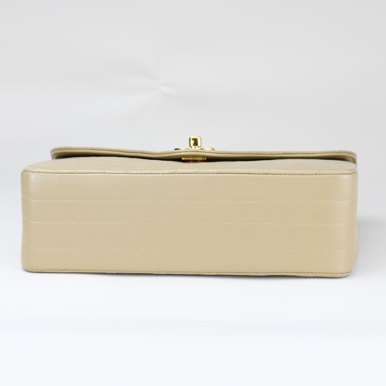 Chanel Vintage Beige Lambskin Single Flap Bag For Sale 1