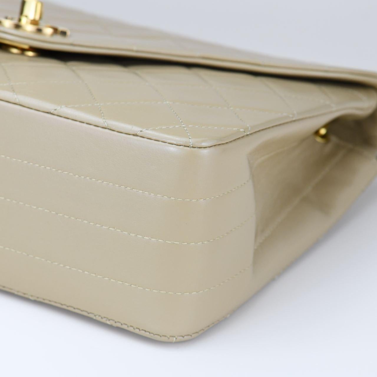 Chanel Vintage Beige Lambskin Single Flap Bag For Sale 4