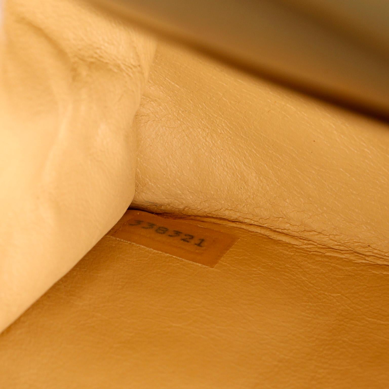 Women's Chanel Vintage Beige Leather Envelope Flap Bag For Sale