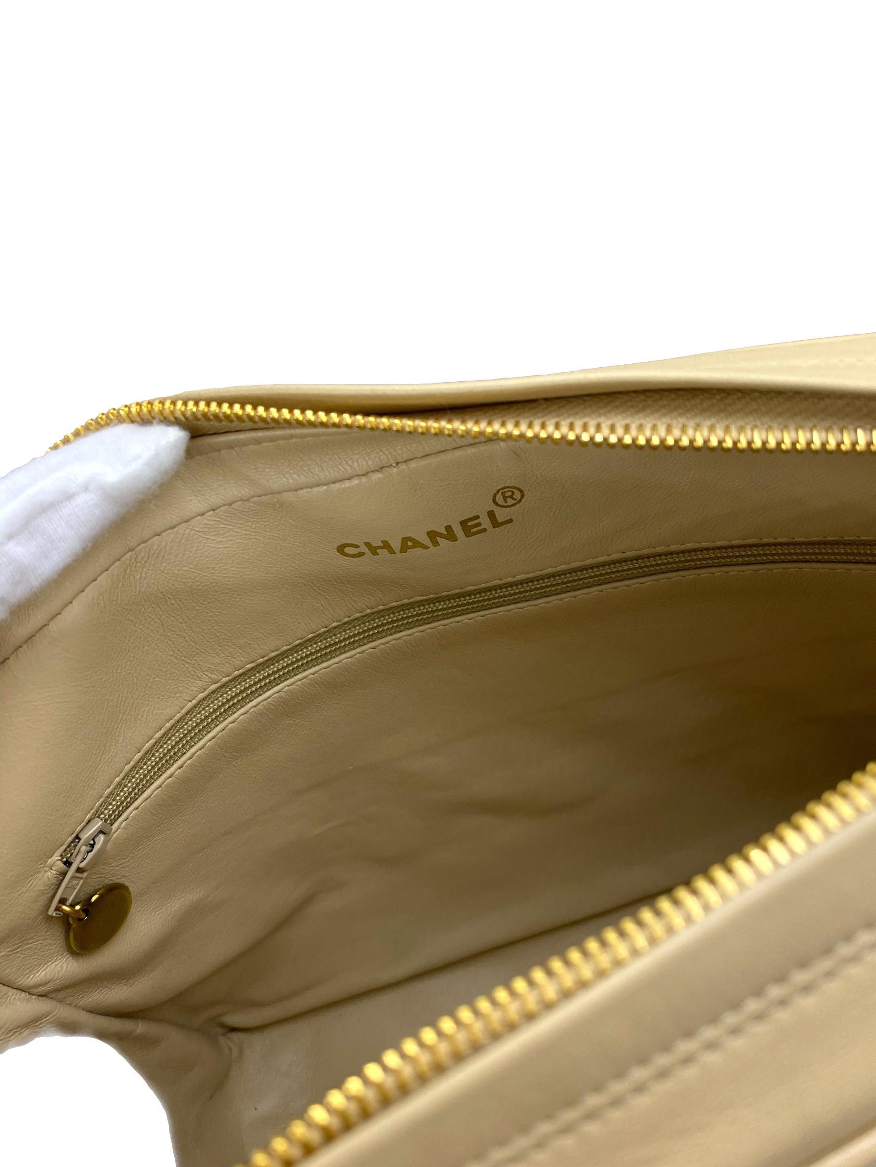 Chanel Vintage Beige Quilted Lambskin Leather Camera Bag with Gold Hardware 3