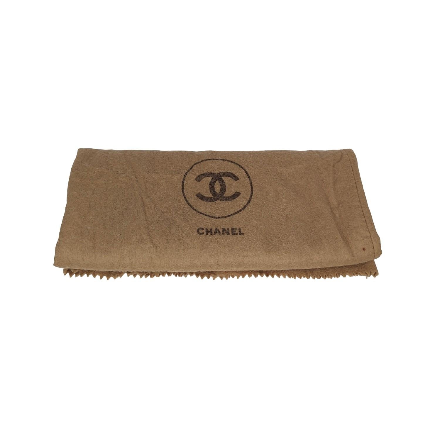 Chanel Vintage Beige Quilted Lambskin Medium Flap Bag For Sale 6