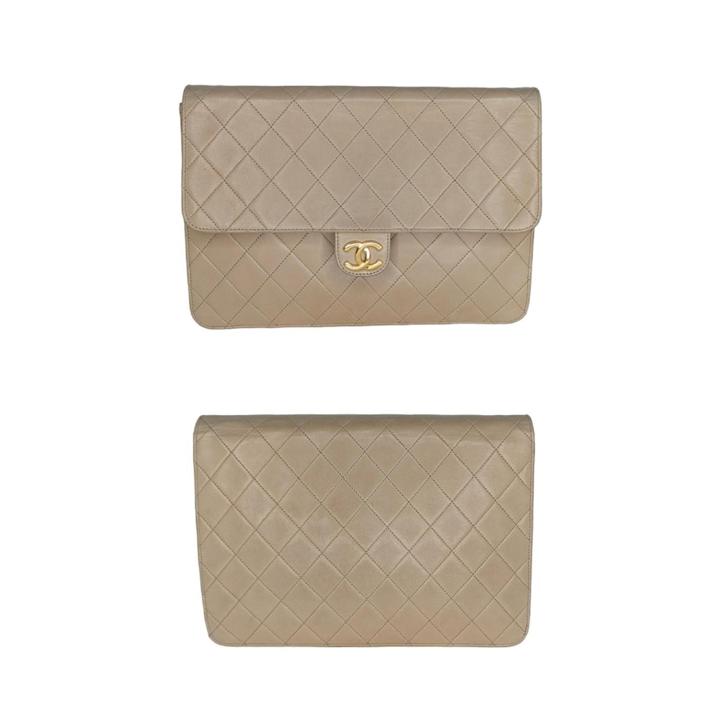 Chanel Vintage Beige Quilted Lambskin Medium Flap Bag In Good Condition For Sale In Scottsdale, AZ
