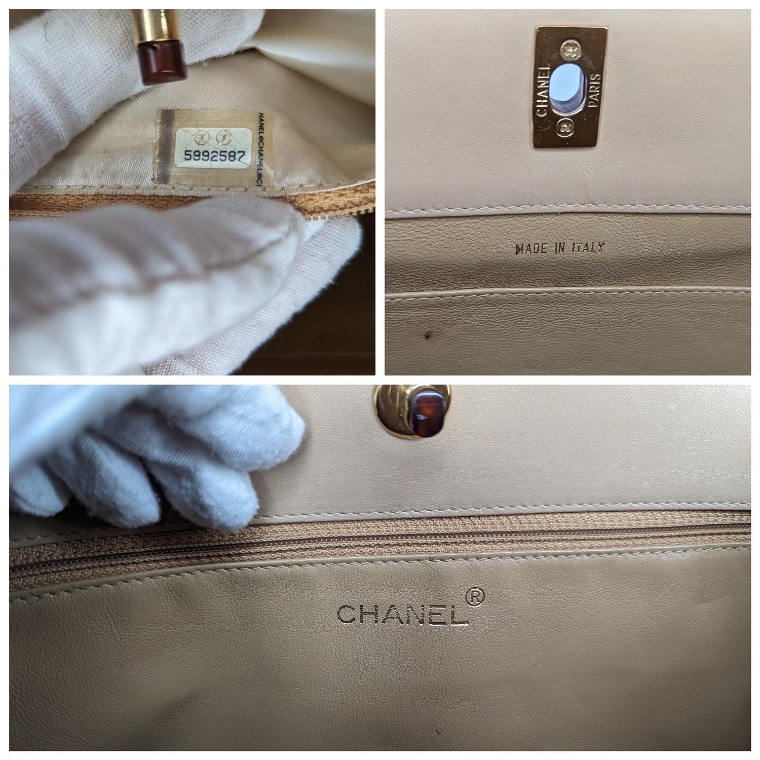 Chanel Vintage Beige Quilted Tortoise Motif Handle Bag 2