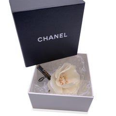 Chanel Vintage Beige Seide Camelia Kamelie Blume Anstecknadelbrosche